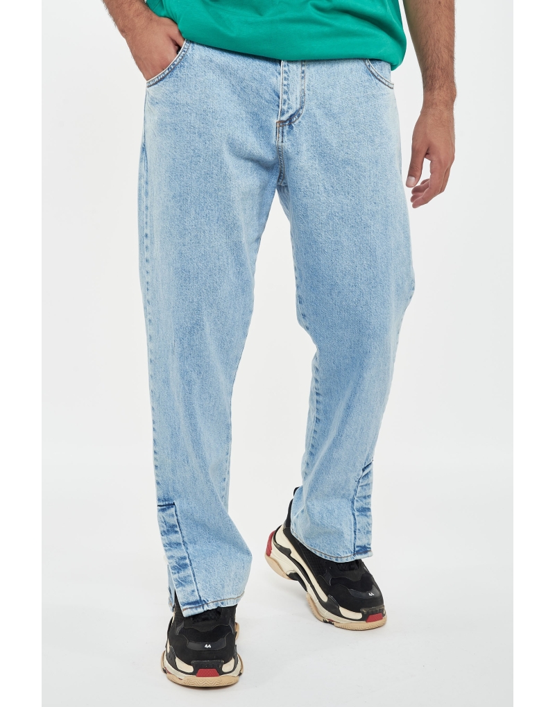 Jeans fondo largo con aperture