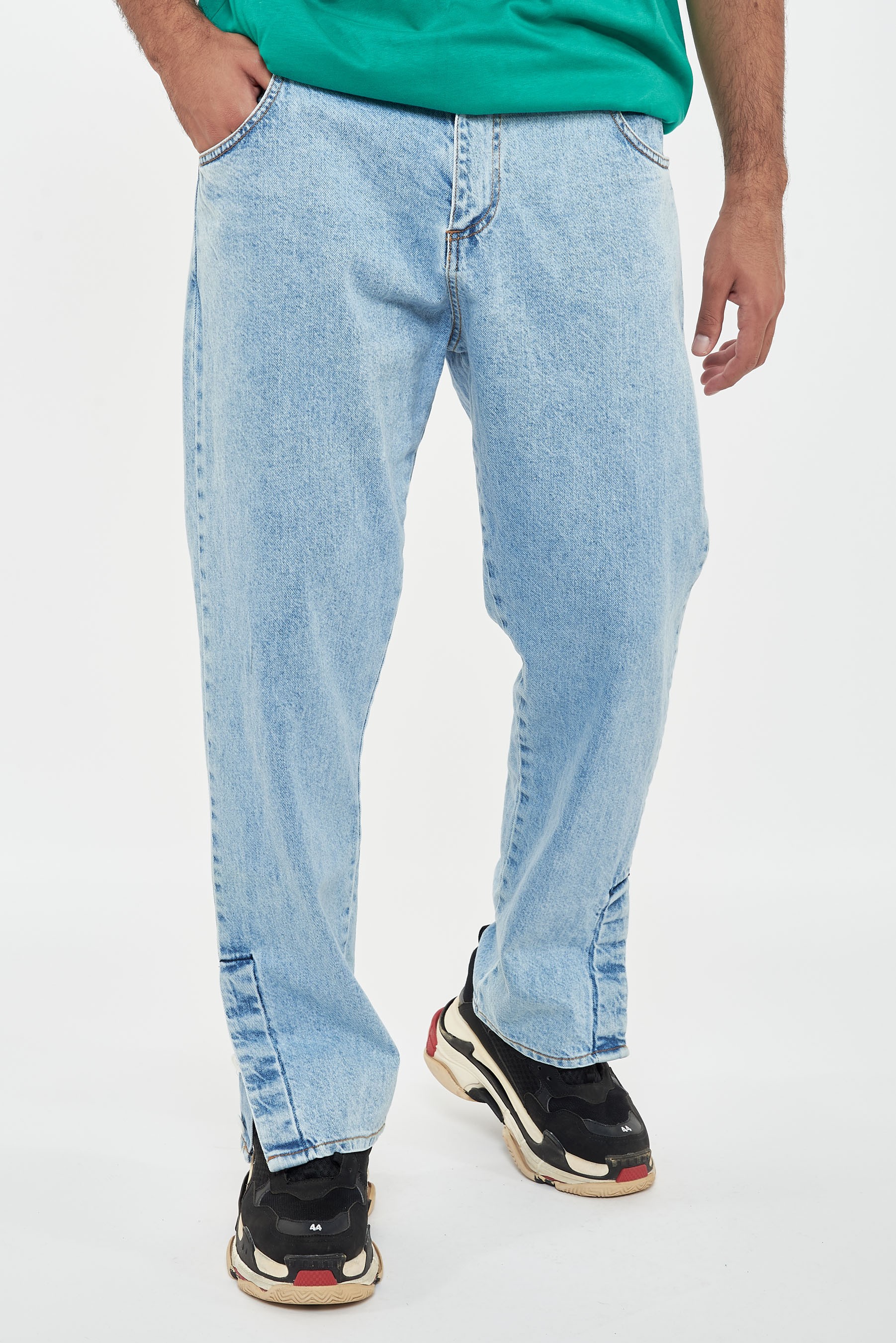 Jeans tagliati hotsell in fondo
