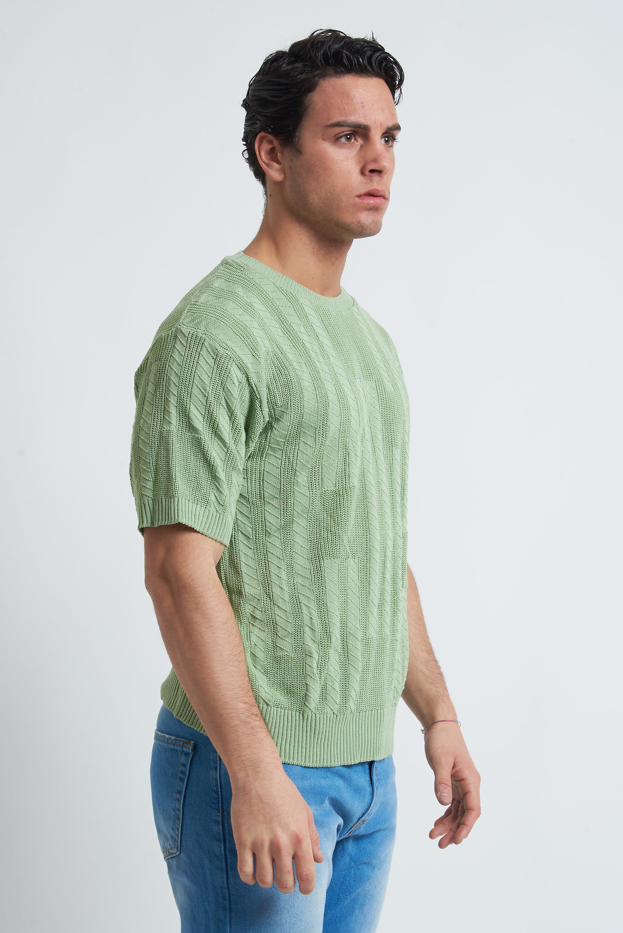 Maglione in filo con spalla scesa