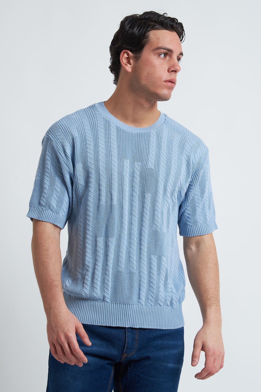 Maglione in filo con spalla scesa