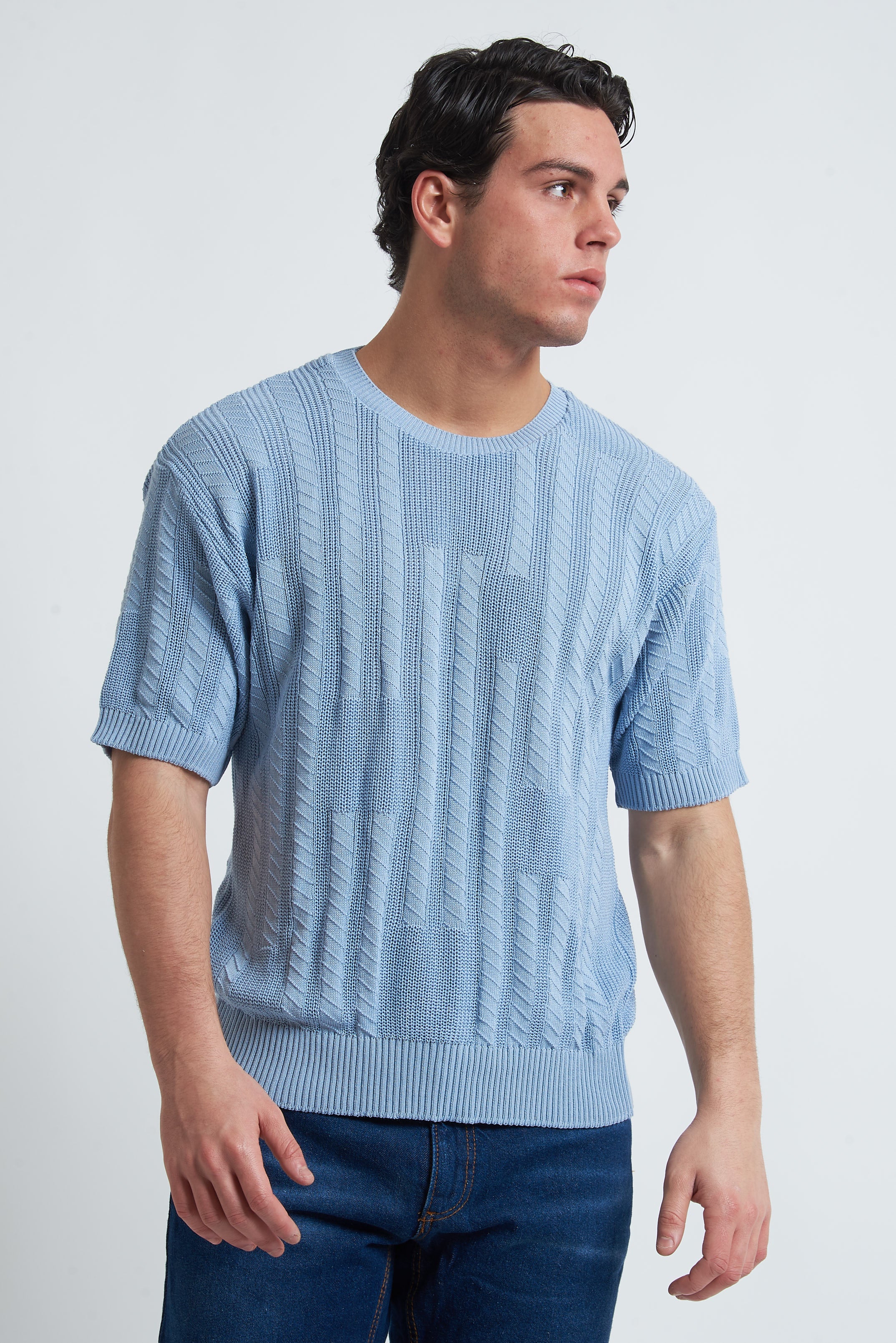 Maglione in filo con spalla scesa