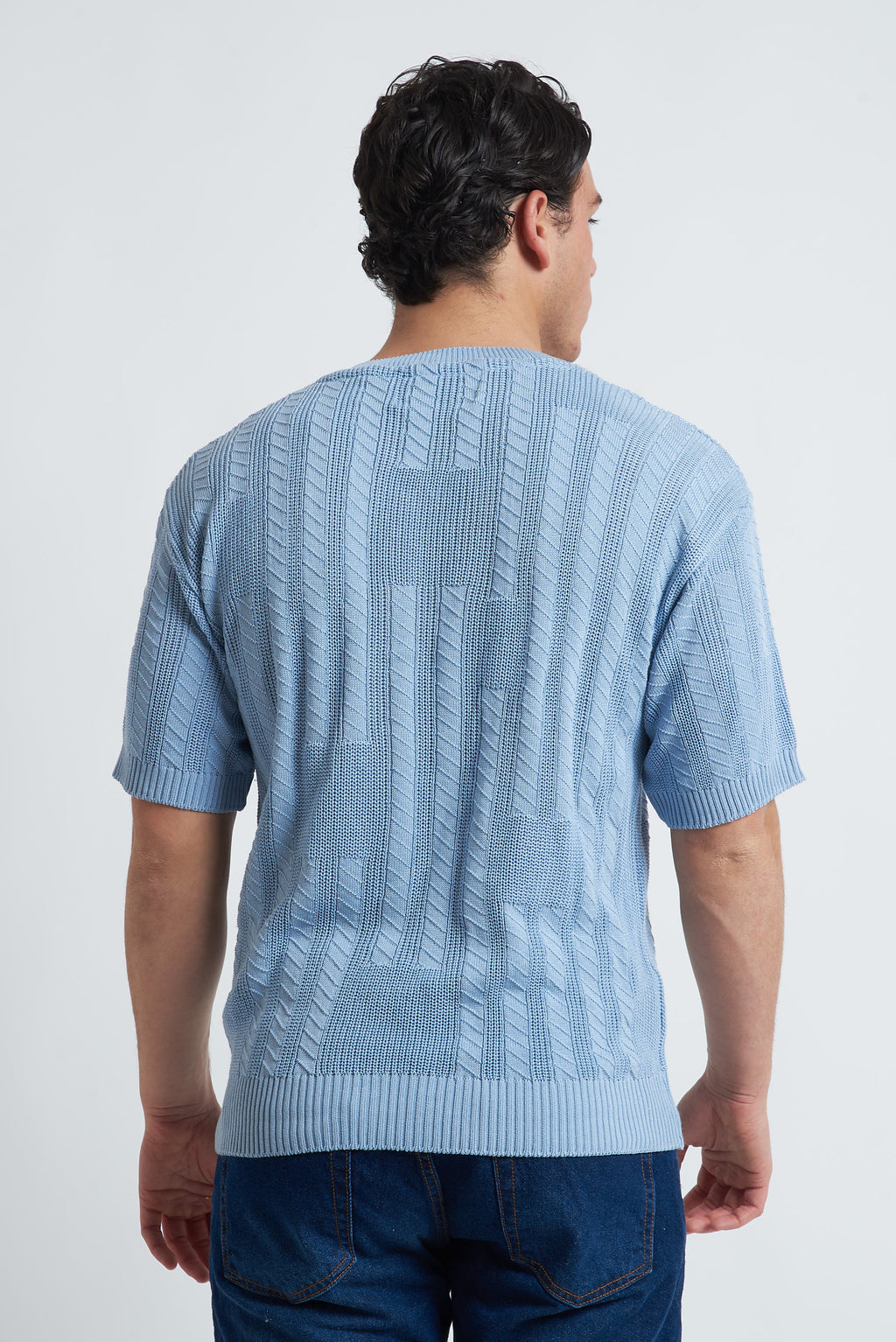 Maglione in filo con spalla scesa