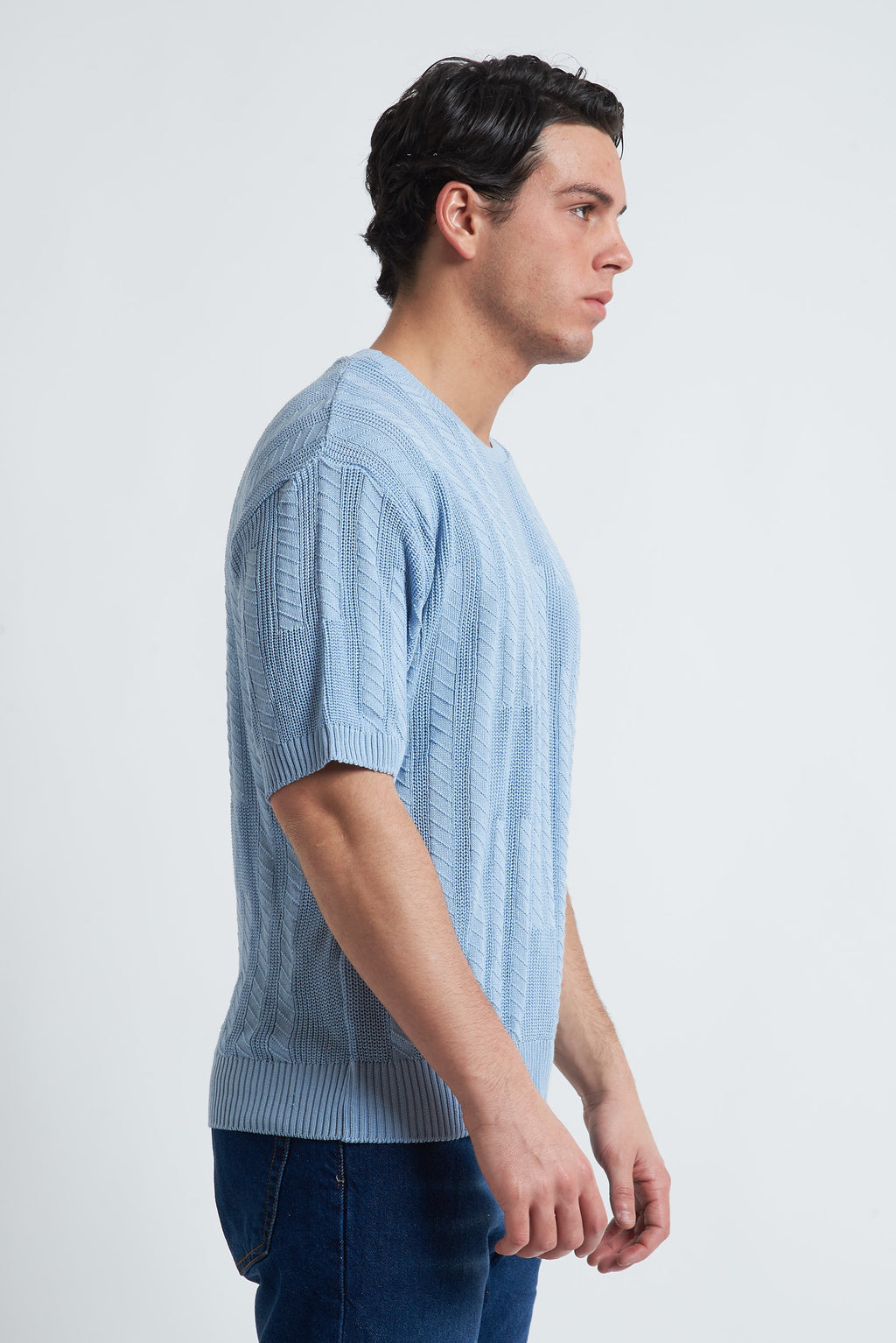 Maglione in filo con spalla scesa