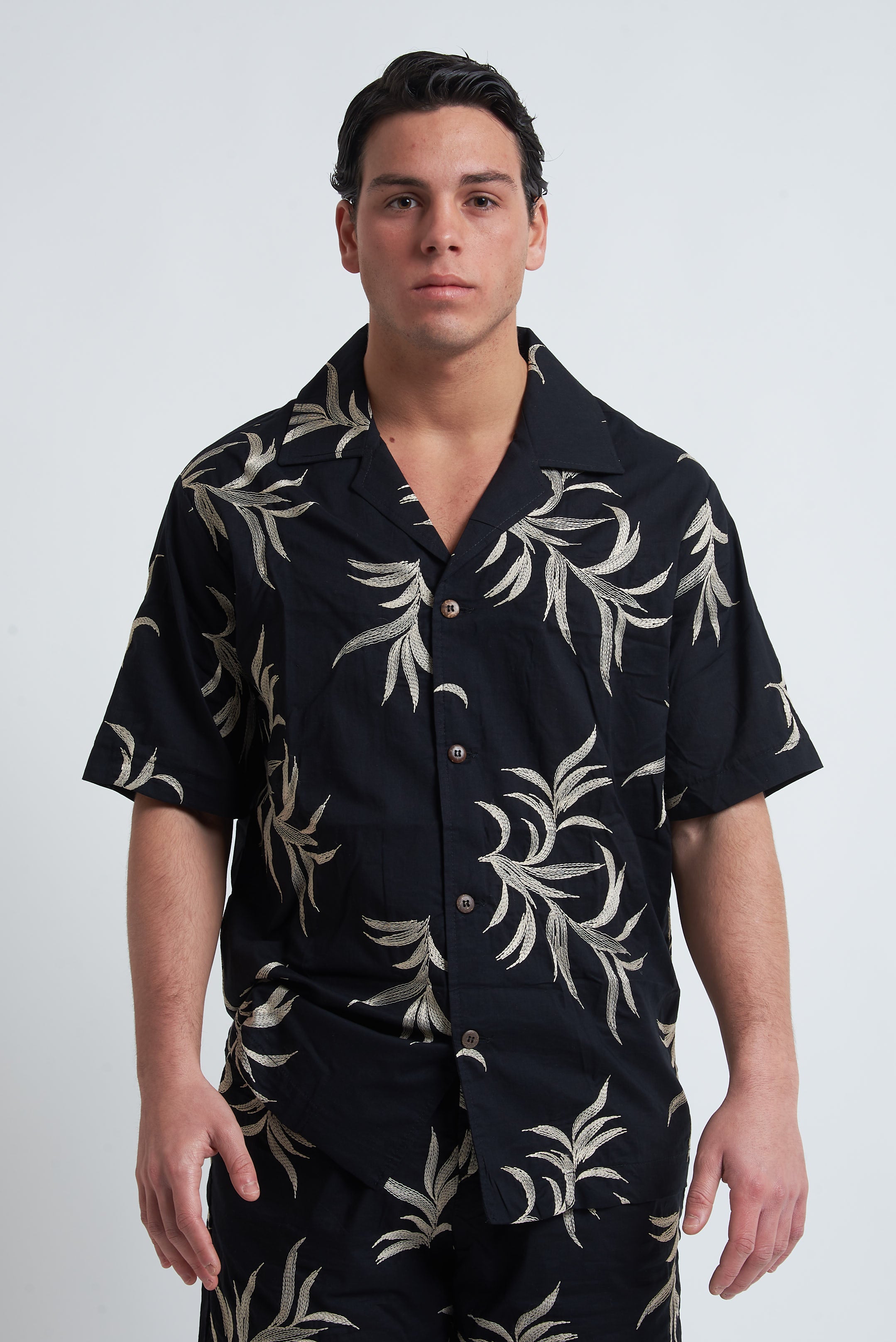 Camicia misto lino ricamato