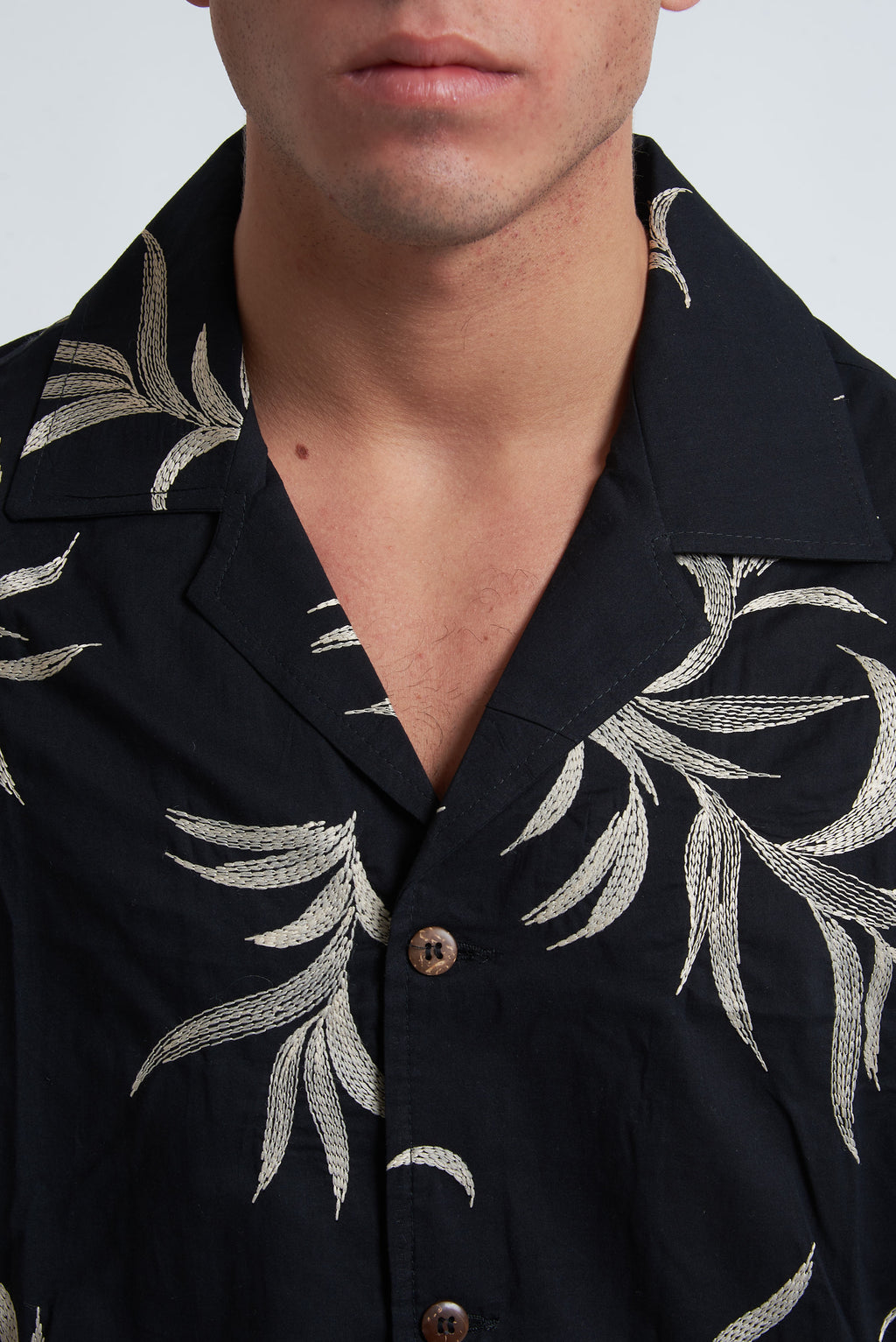 Camicia misto lino ricamato