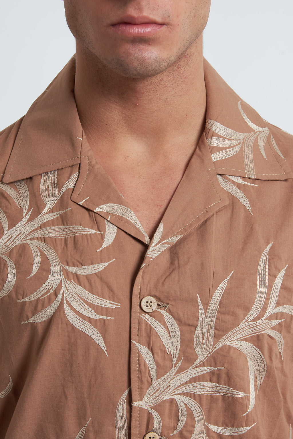 Camicia misto lino ricamato