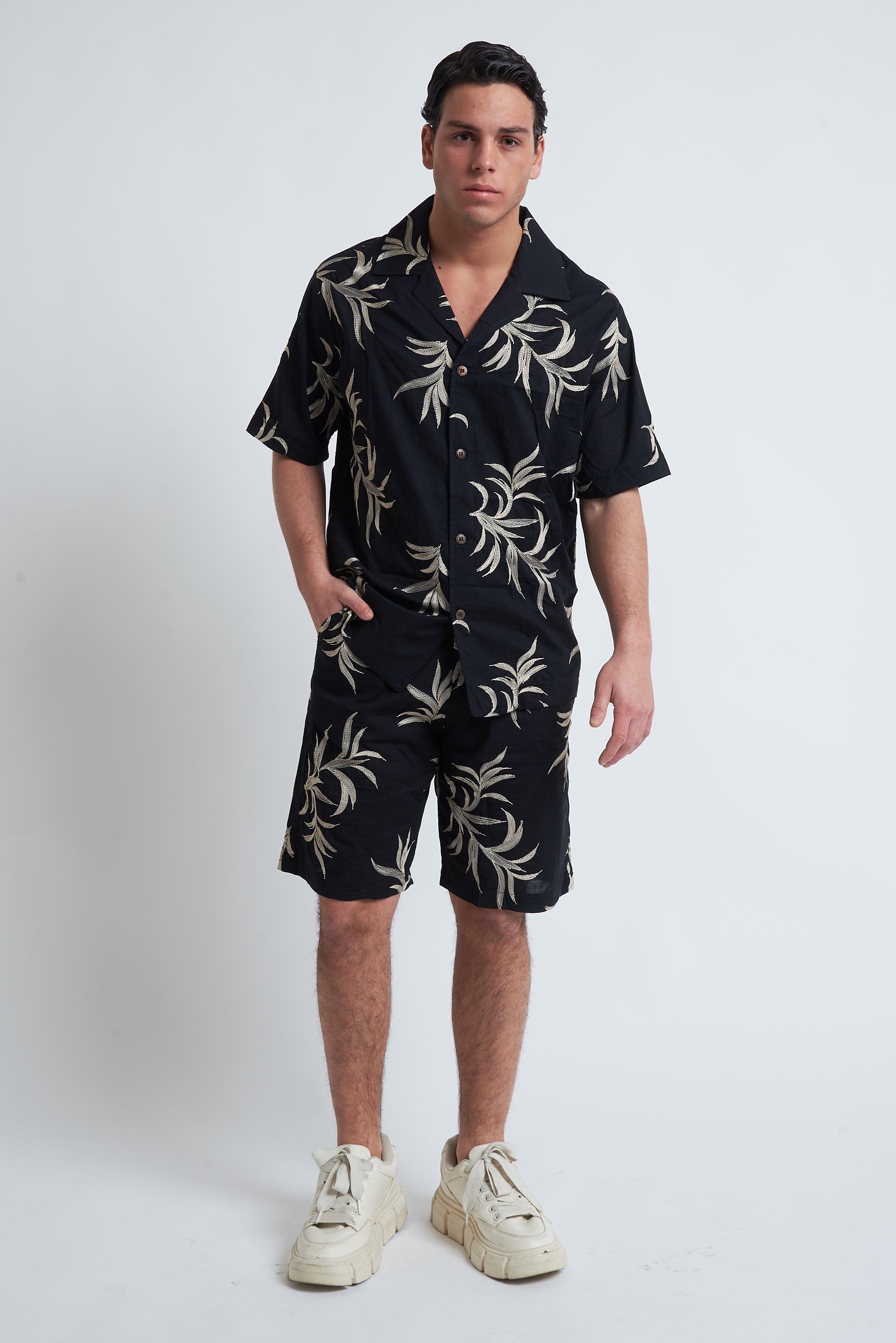 Camicia misto lino ricamato