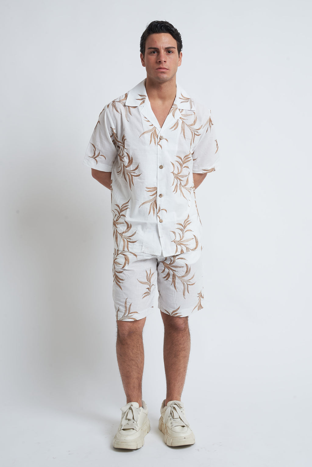 Camicia misto lino ricamato