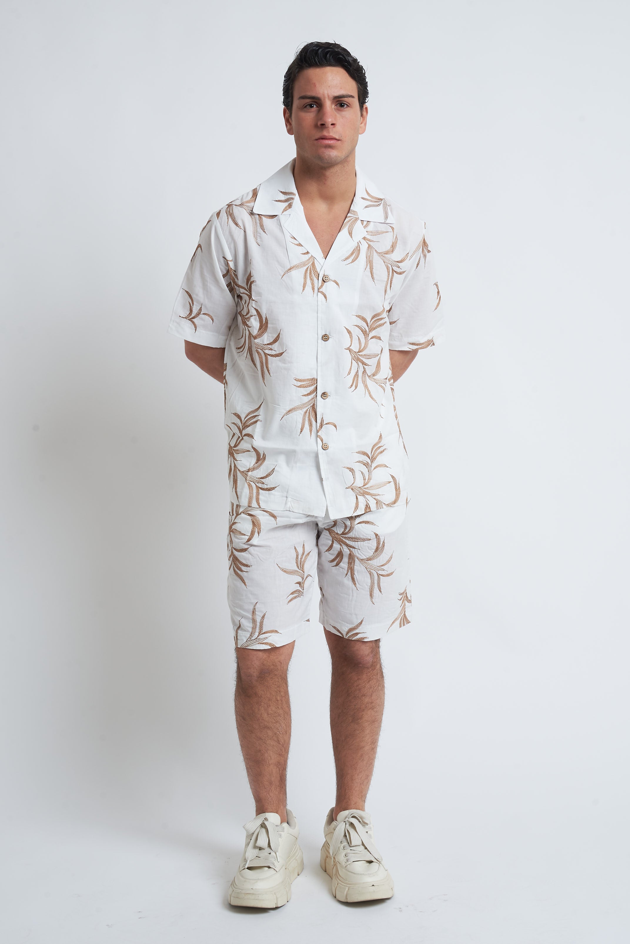 Camicia misto lino ricamato