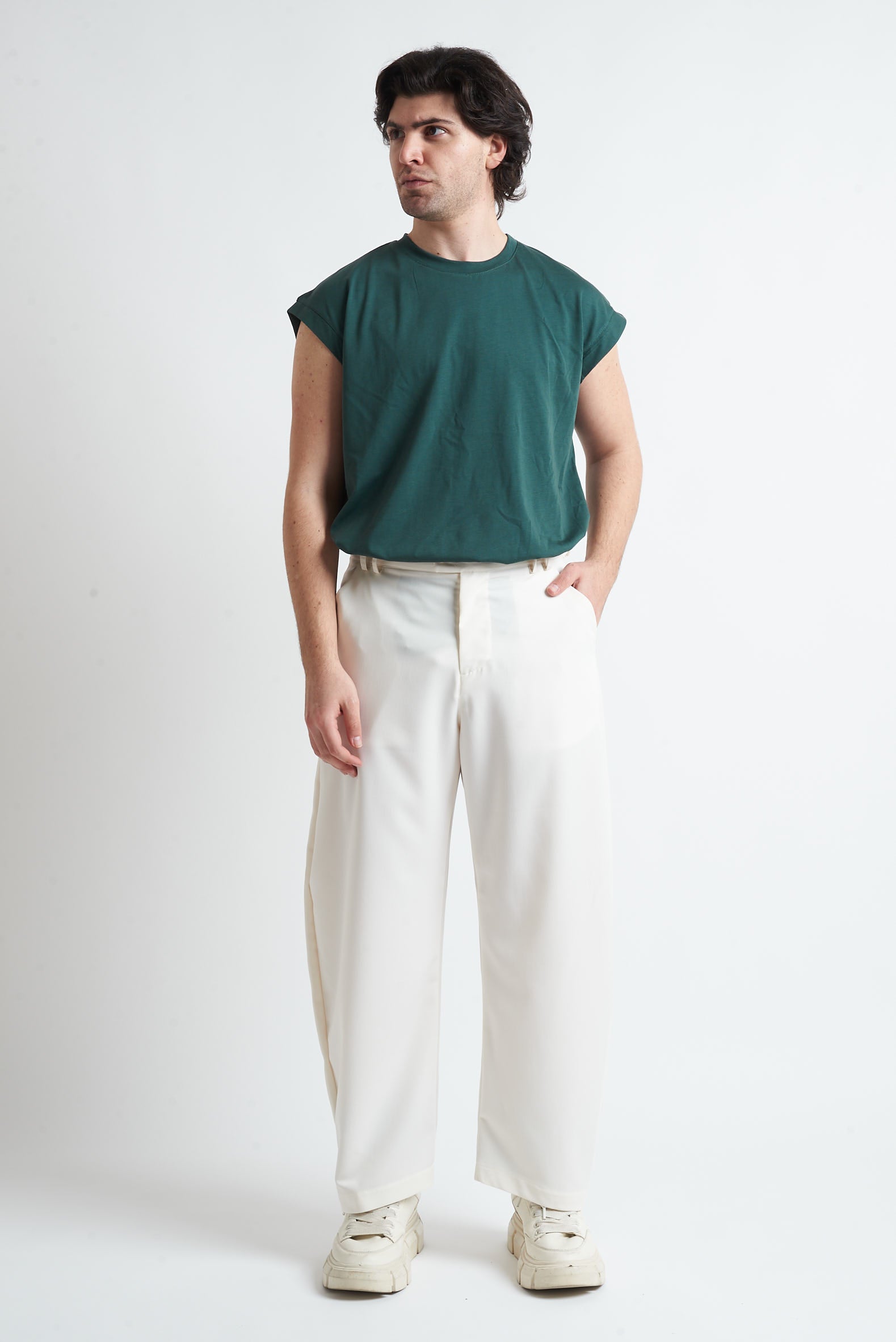 T-shirt Smanicata Oversize in Cotone