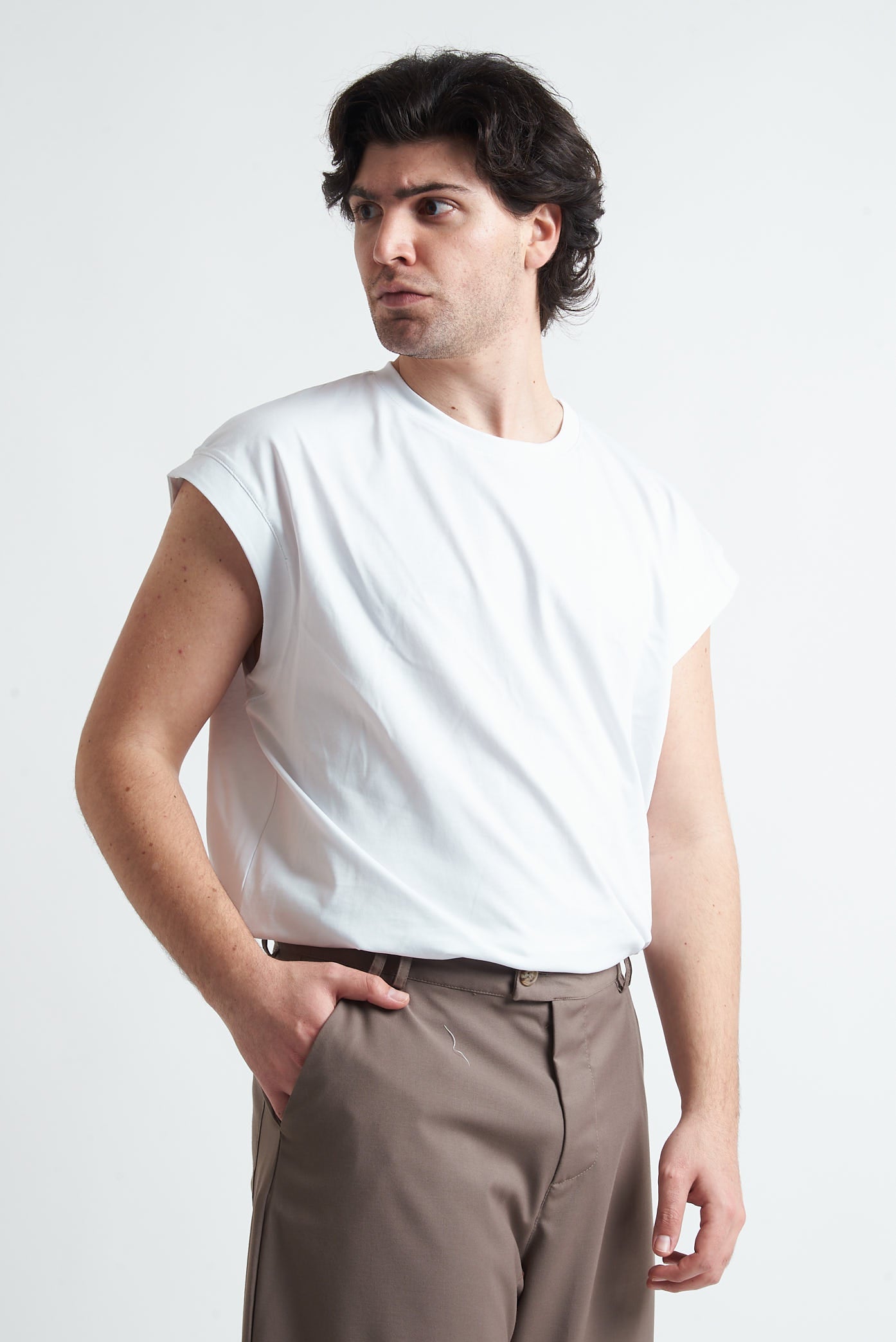 T-shirt Smanicata Oversize in Cotone