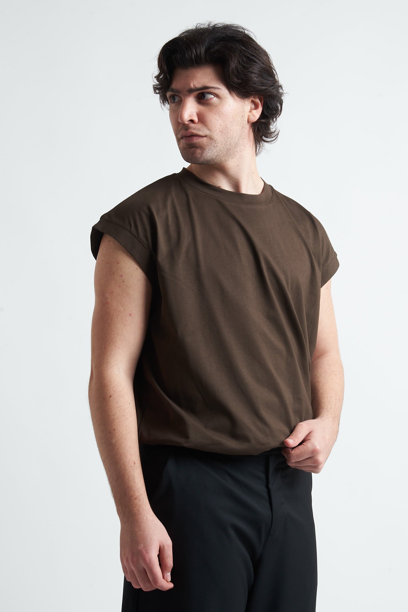 T-shirt Smanicata Oversize in Cotone