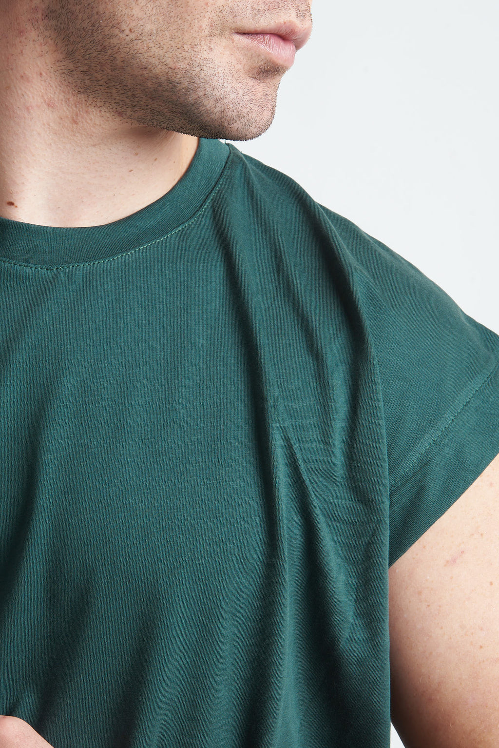 T-shirt Smanicata Oversize in Cotone