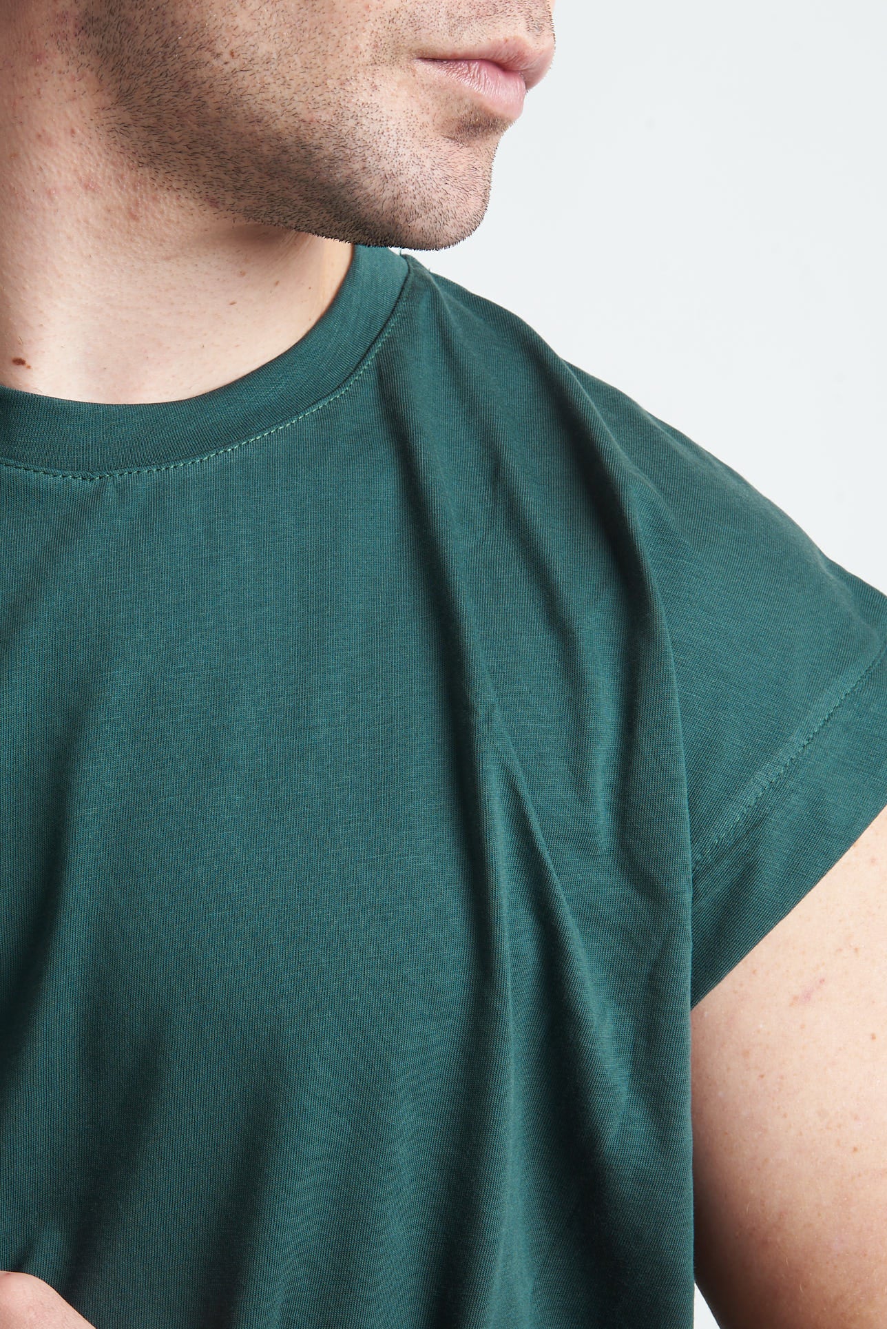 T-shirt Smanicata Oversize in Cotone