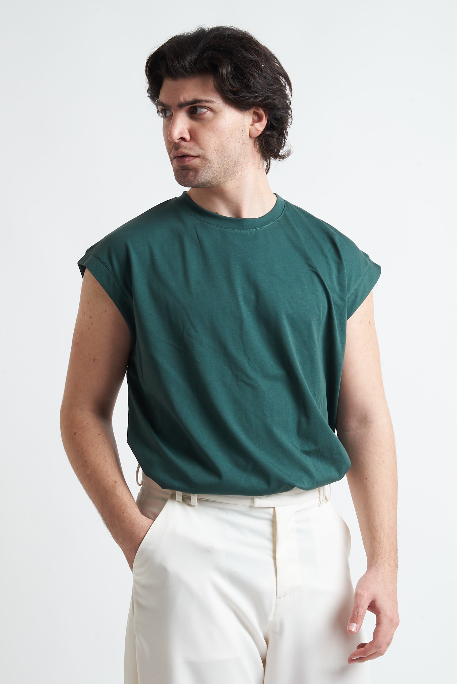 T-shirt Smanicata Oversize in Cotone