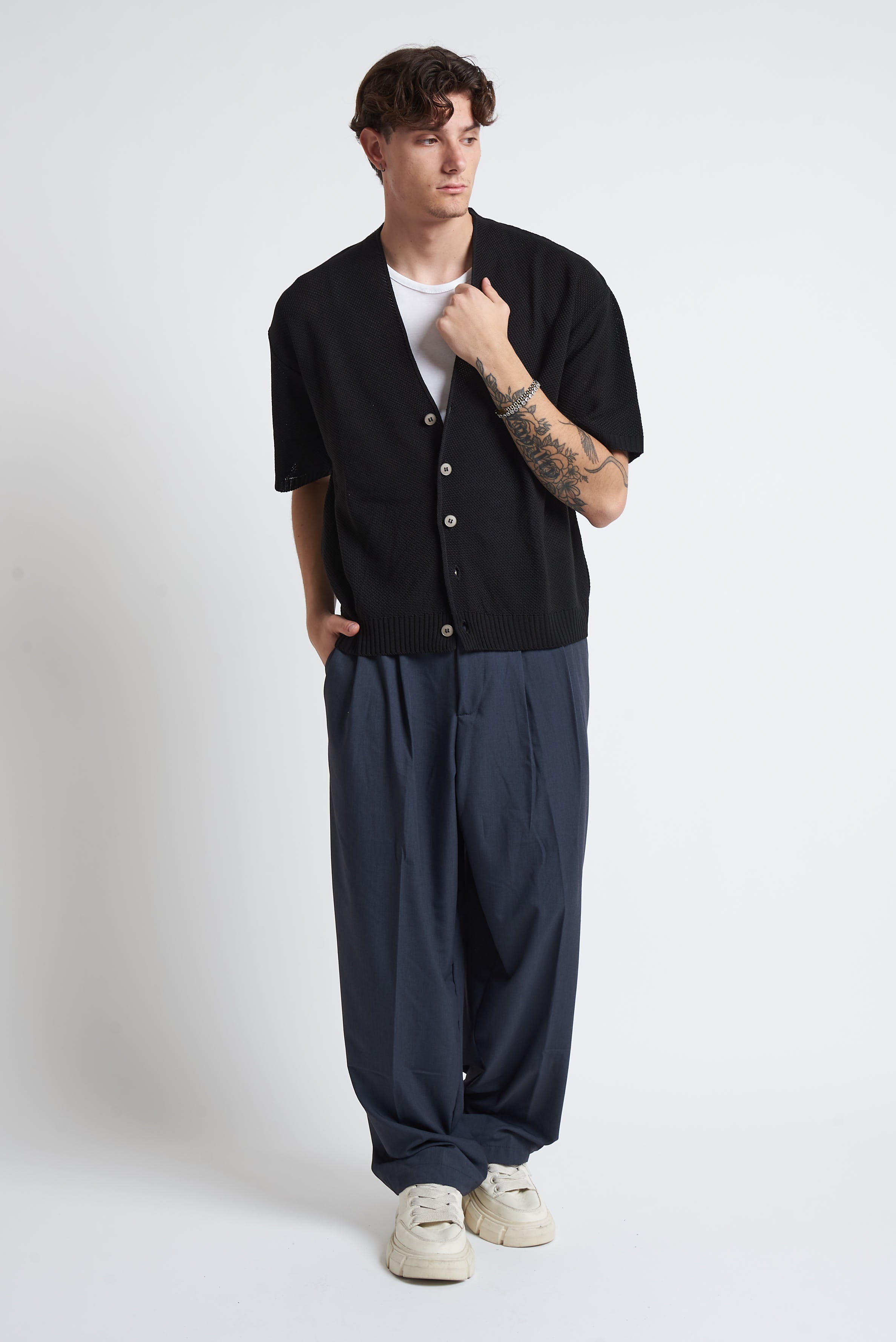 Cardigan in filo mezza manica nero