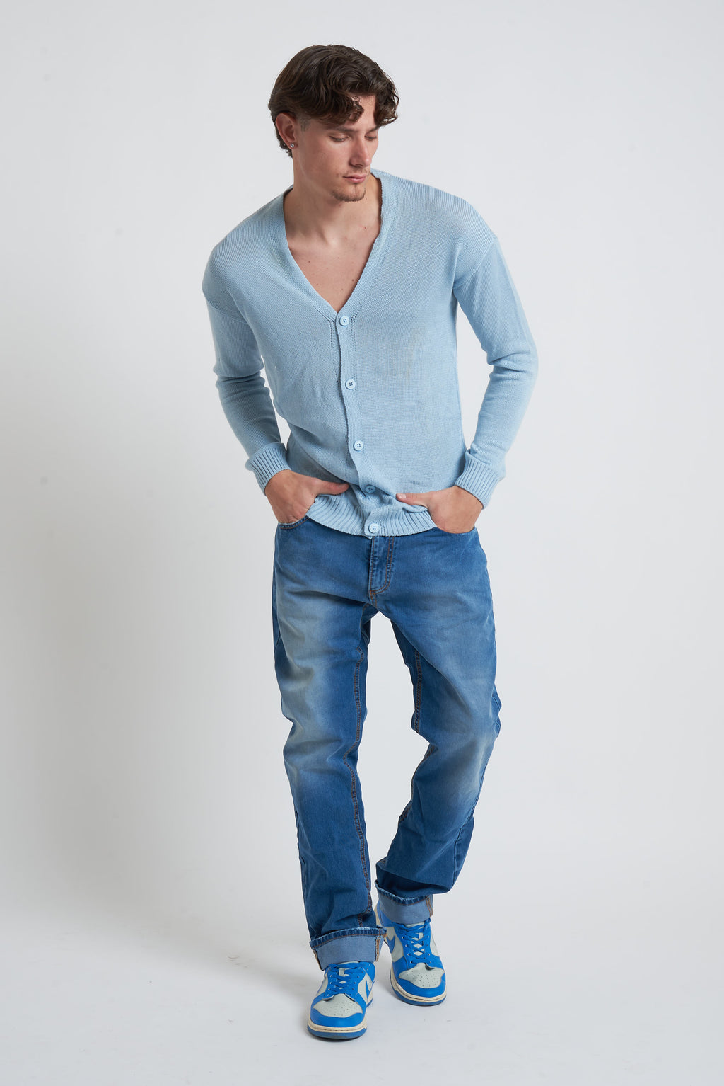 Cardigan in filo con spalla scesa