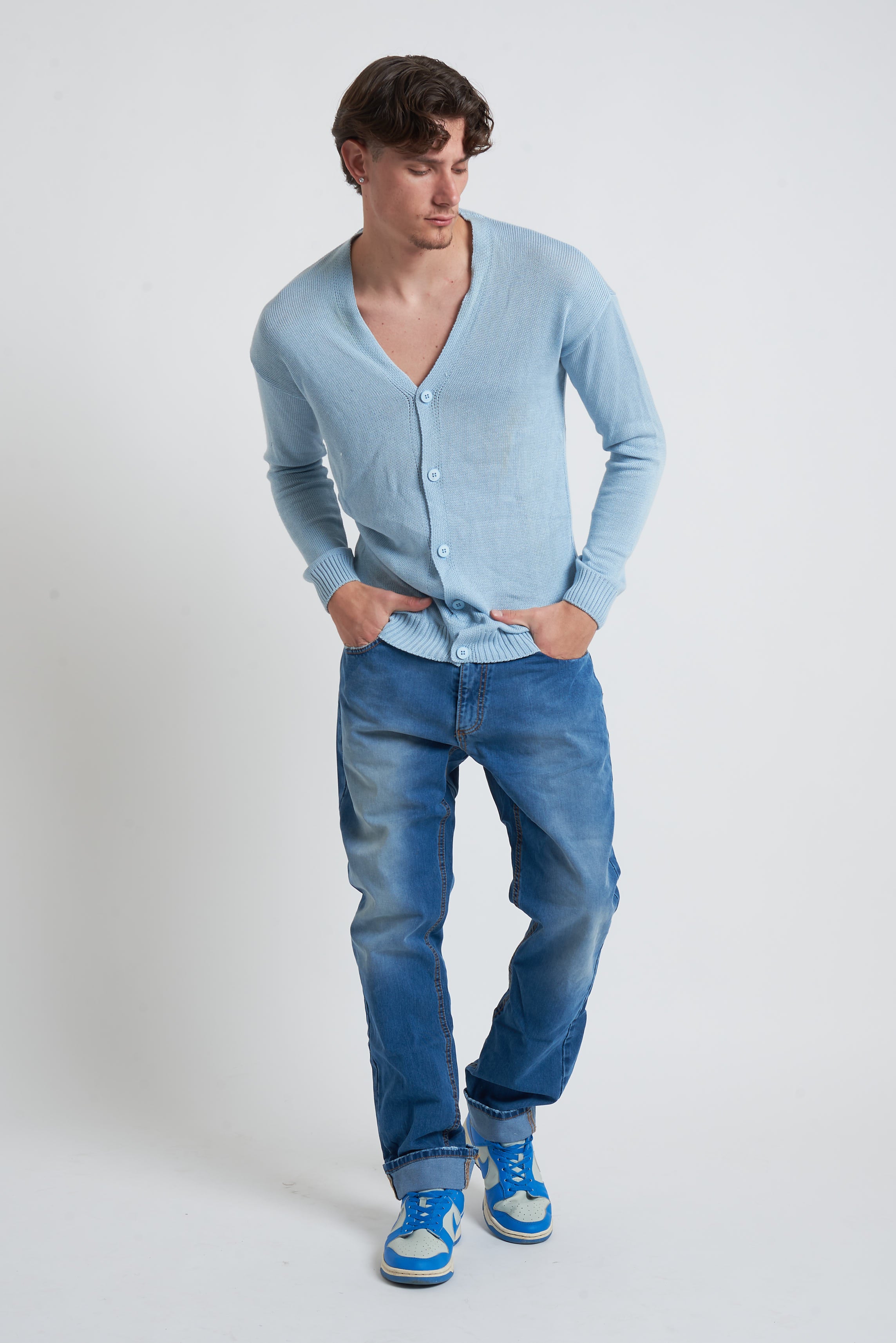 Cardigan in filo con spalla scesa