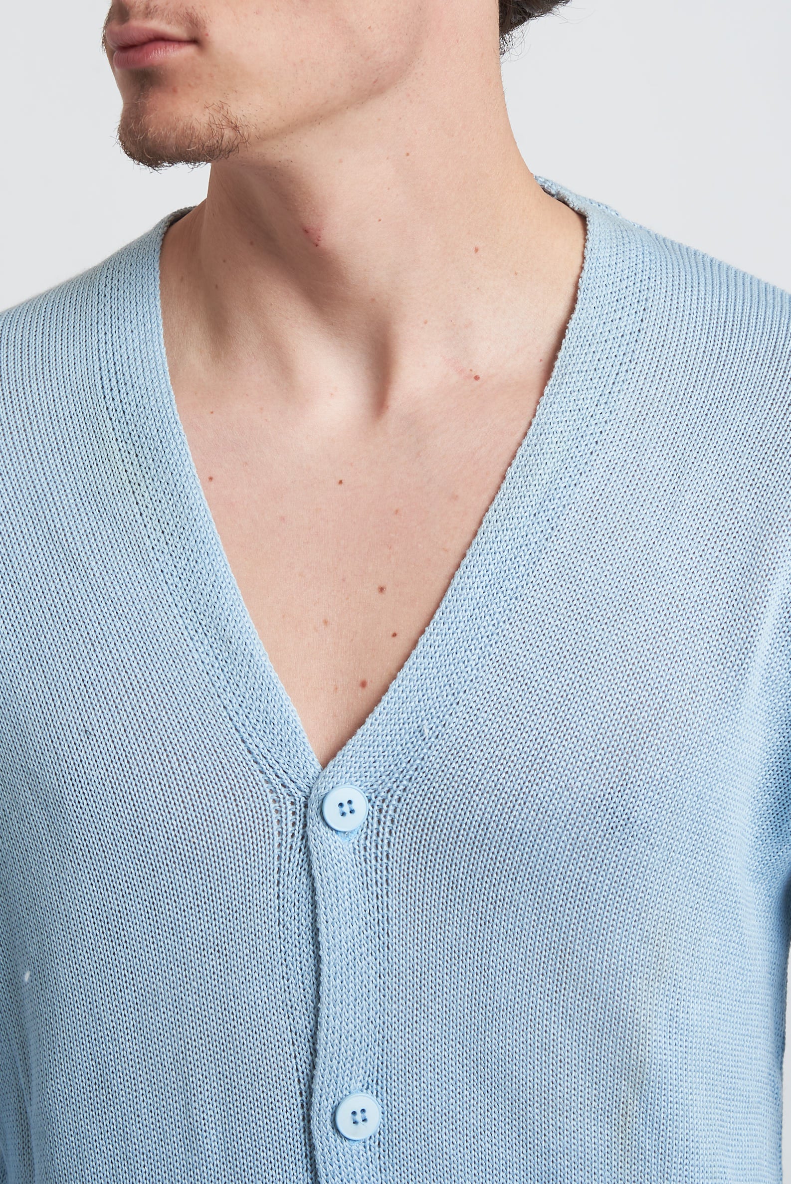 Cardigan in filo con spalla scesa