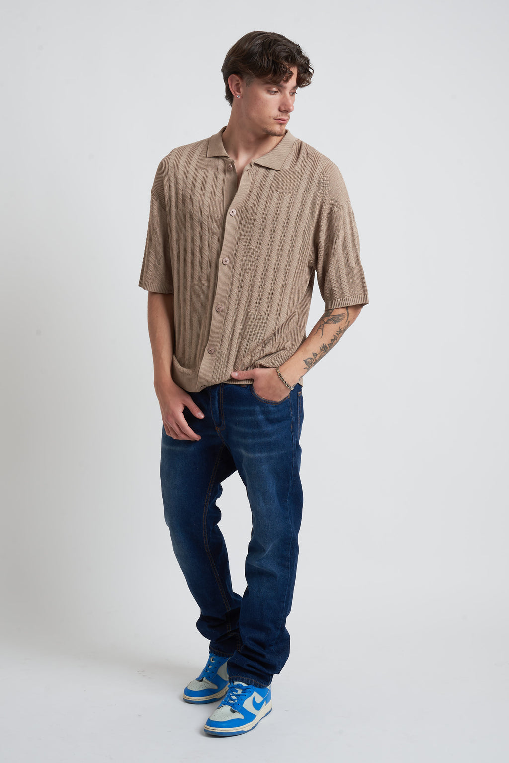 Cardigan in filo con spalla scesa