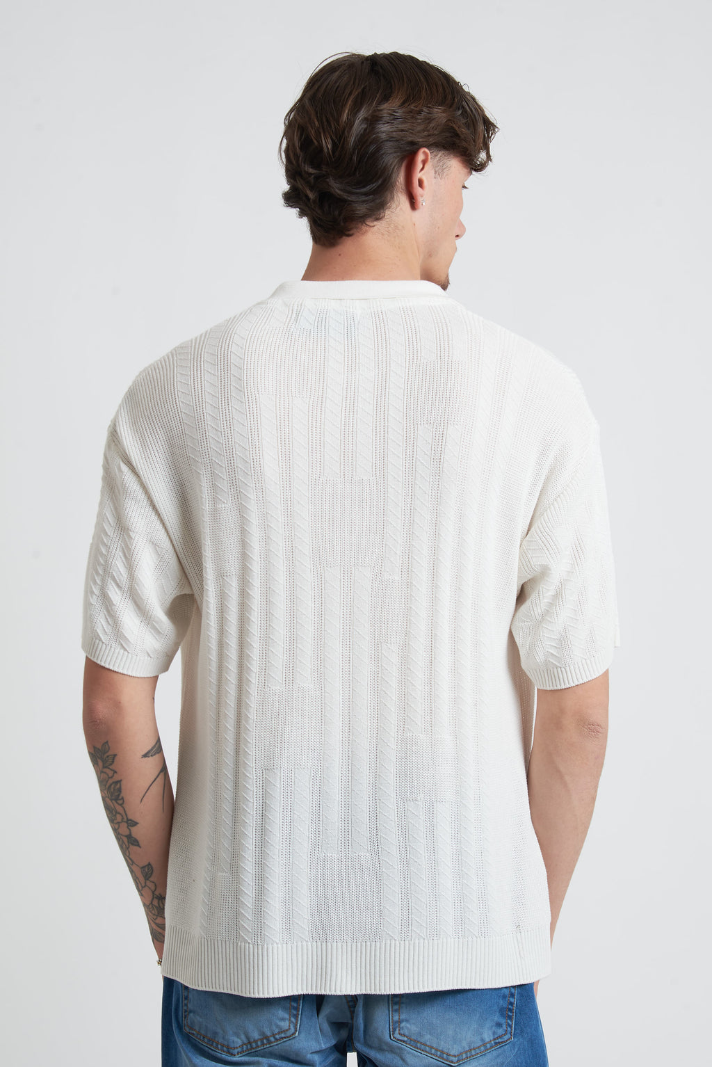 Cardigan in filo con spalla scesa