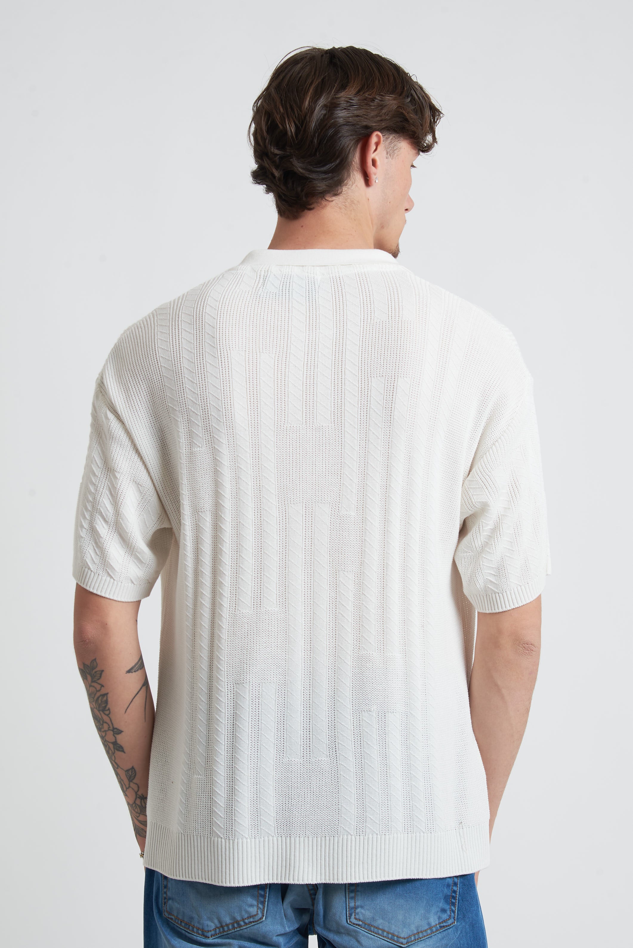 Cardigan in filo con spalla scesa
