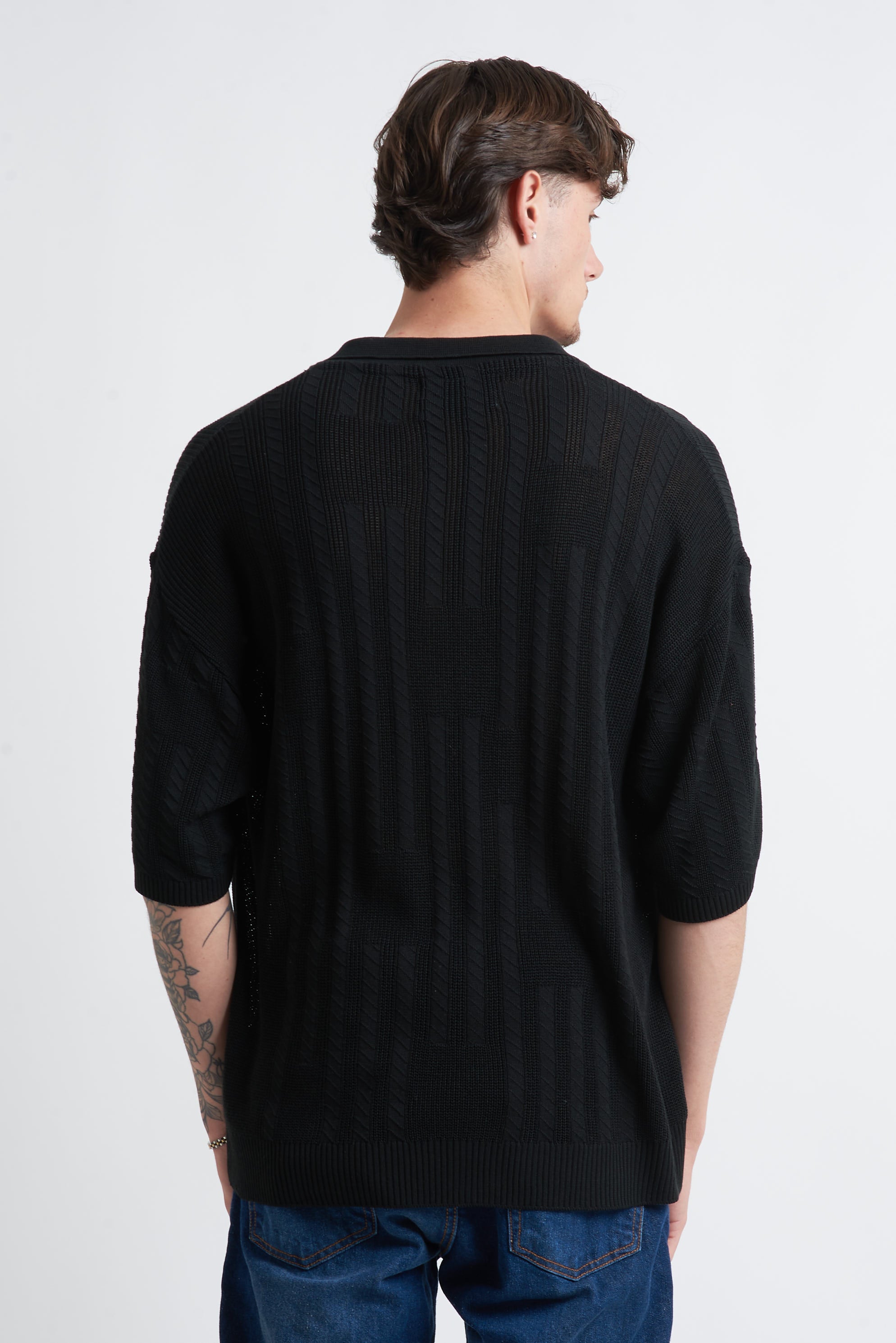 Cardigan in filo con spalla scesa