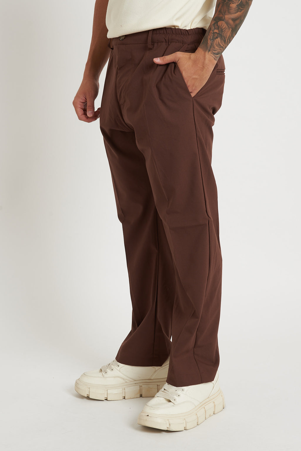 Pantalone a fondo largo