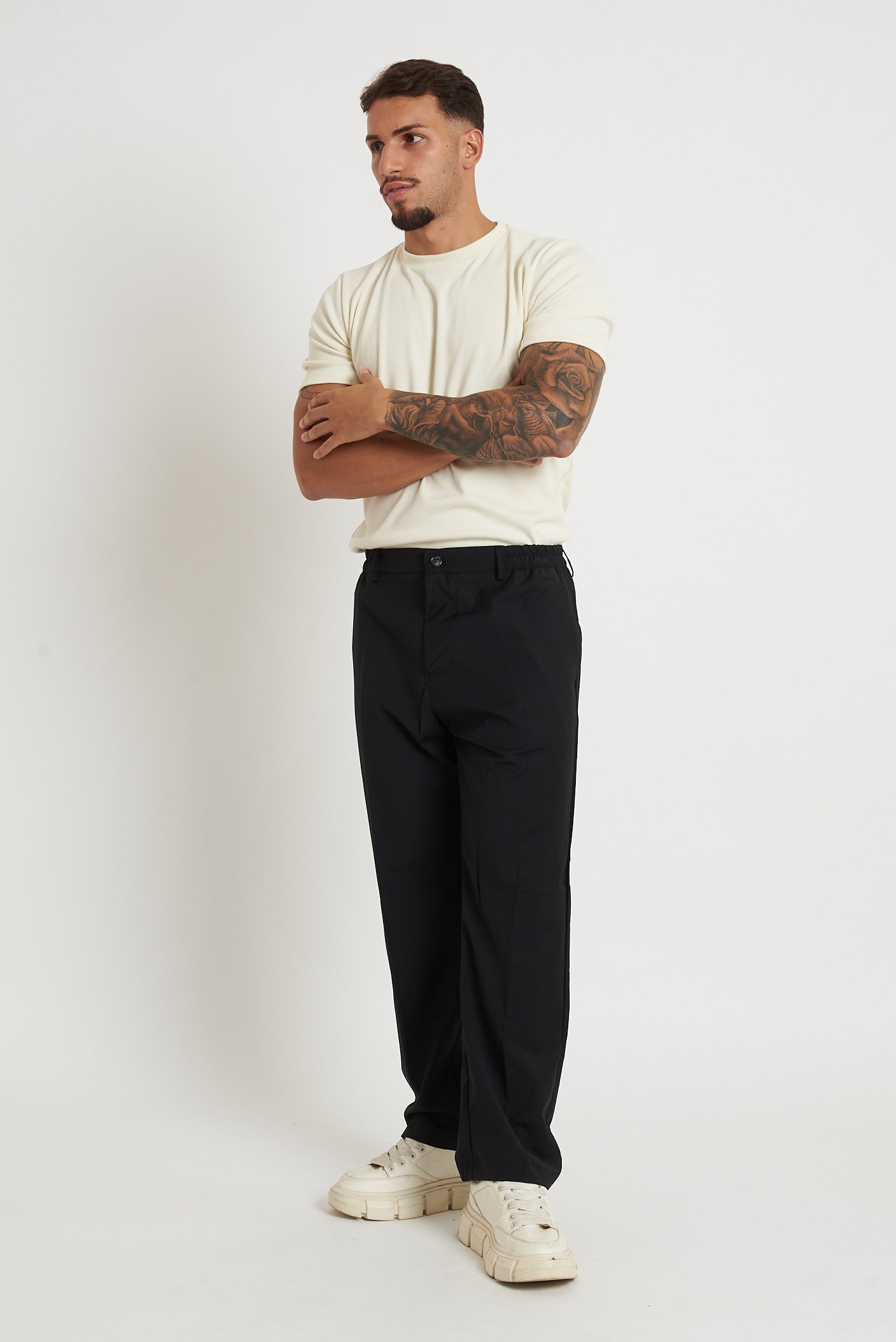 Pantalone a fondo largo