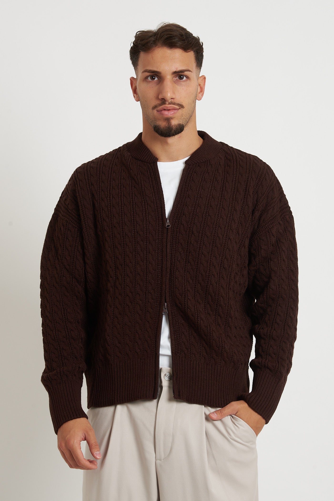 Cardigan in lana con zip e trecce