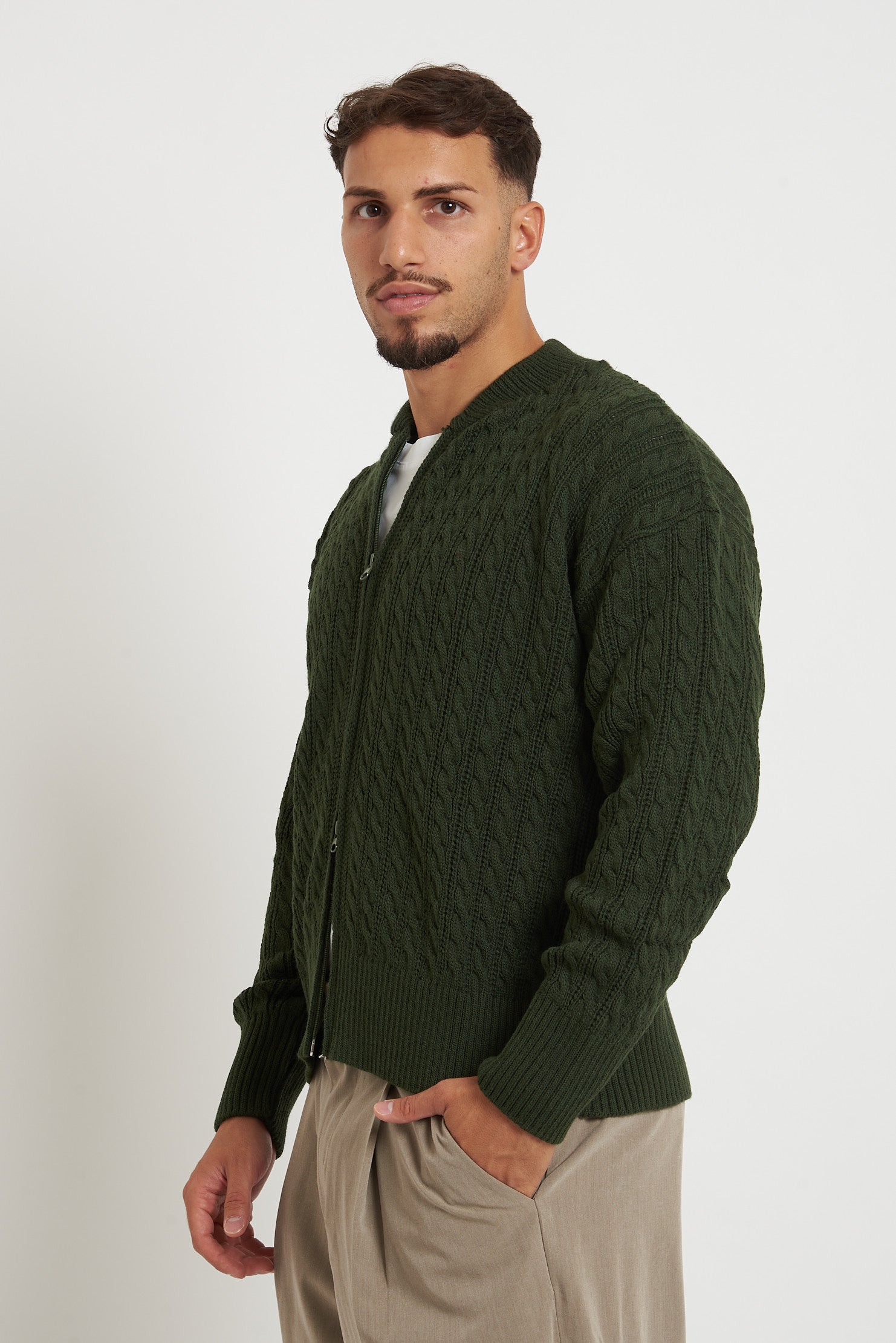 Cardigan in lana con zip e trecce