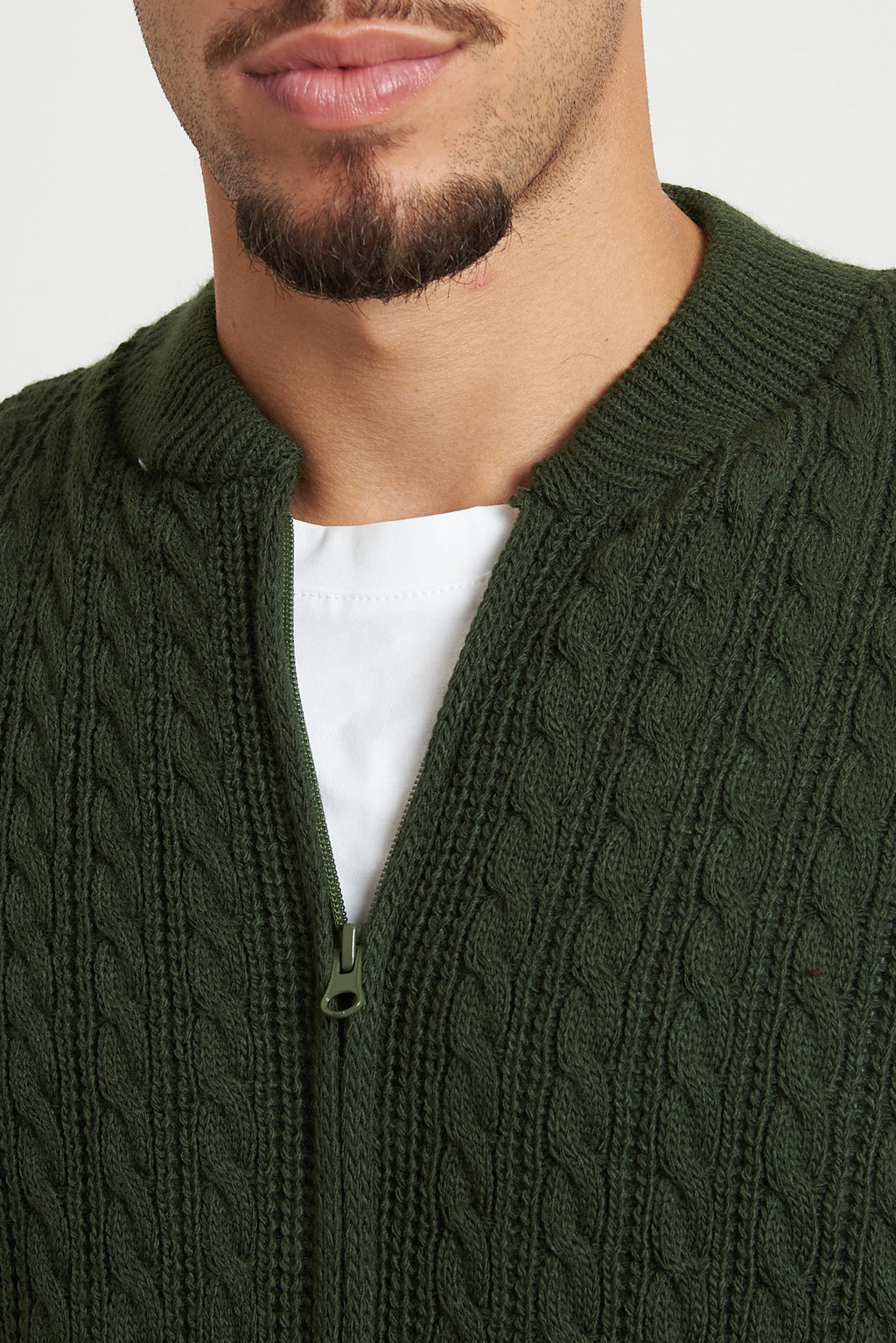 Cardigan in lana con zip e trecce