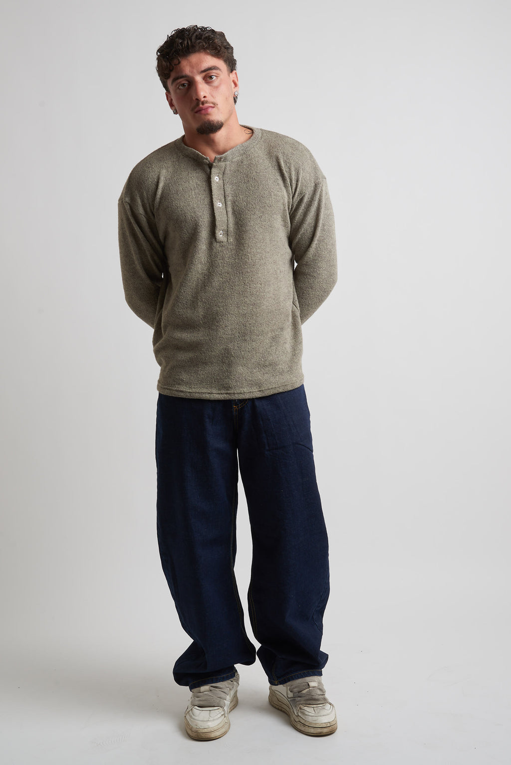 Maglia a serafino rasata in mohair fango