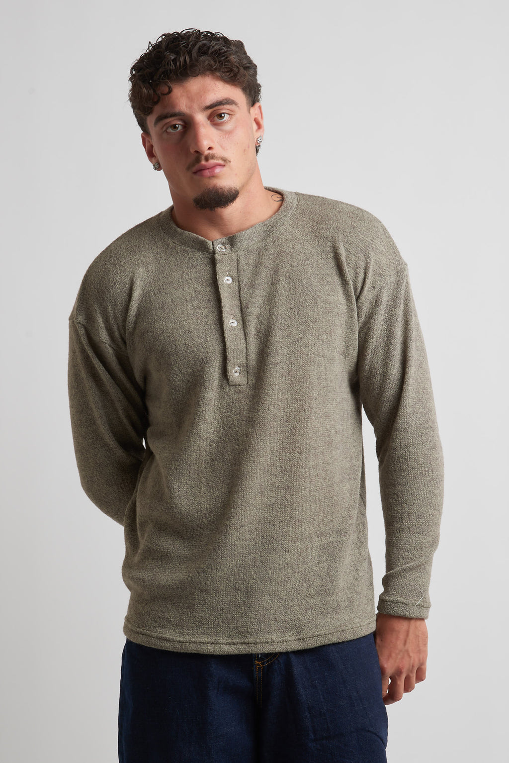 Maglia a serafino rasata in mohair fango