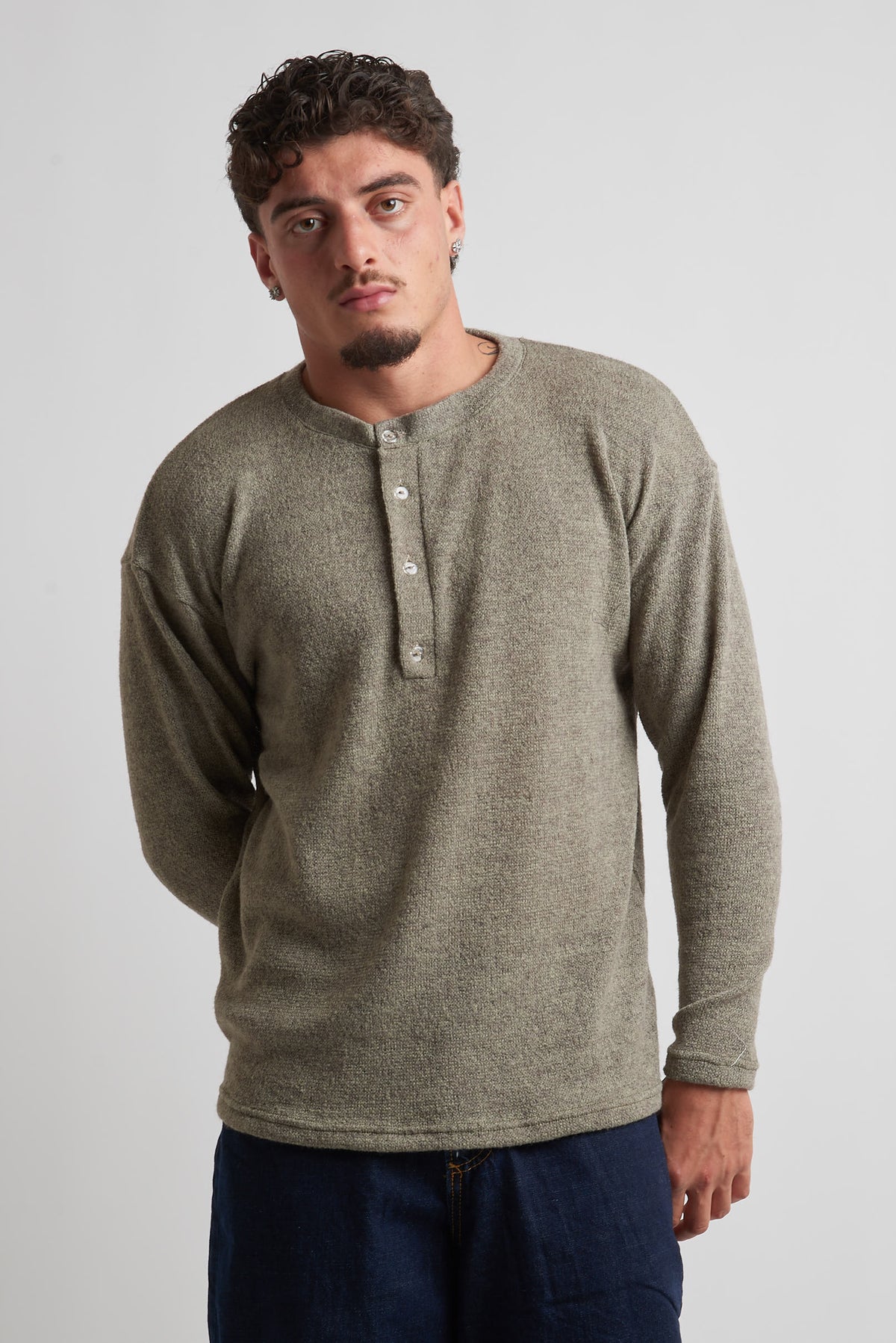 Maglia a serafino rasata in mohair fango