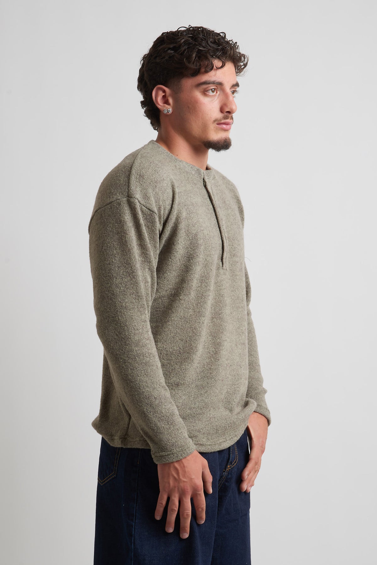 Maglia a serafino rasata in mohair fango