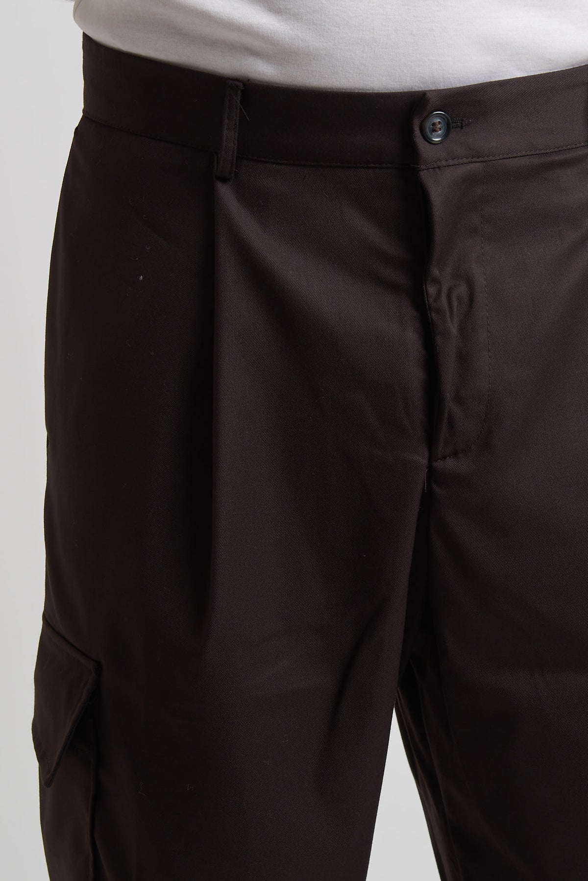 Pantalone vita alta con tasconi laterali moro
