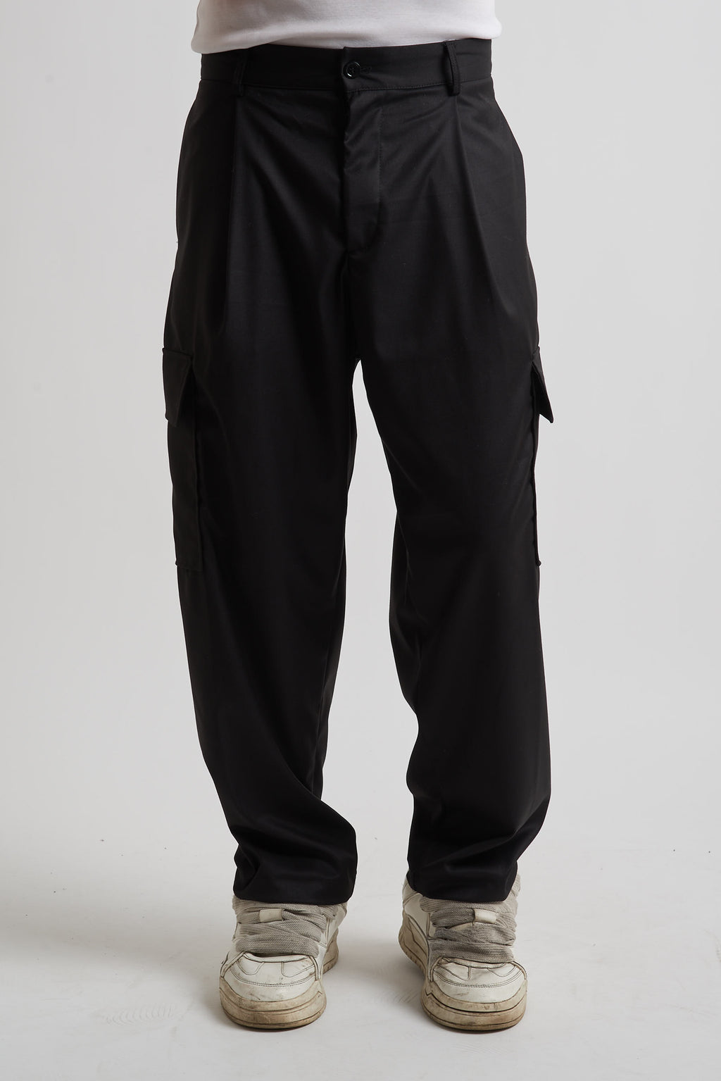 Pantalone vita alta con tasconi laterali nero