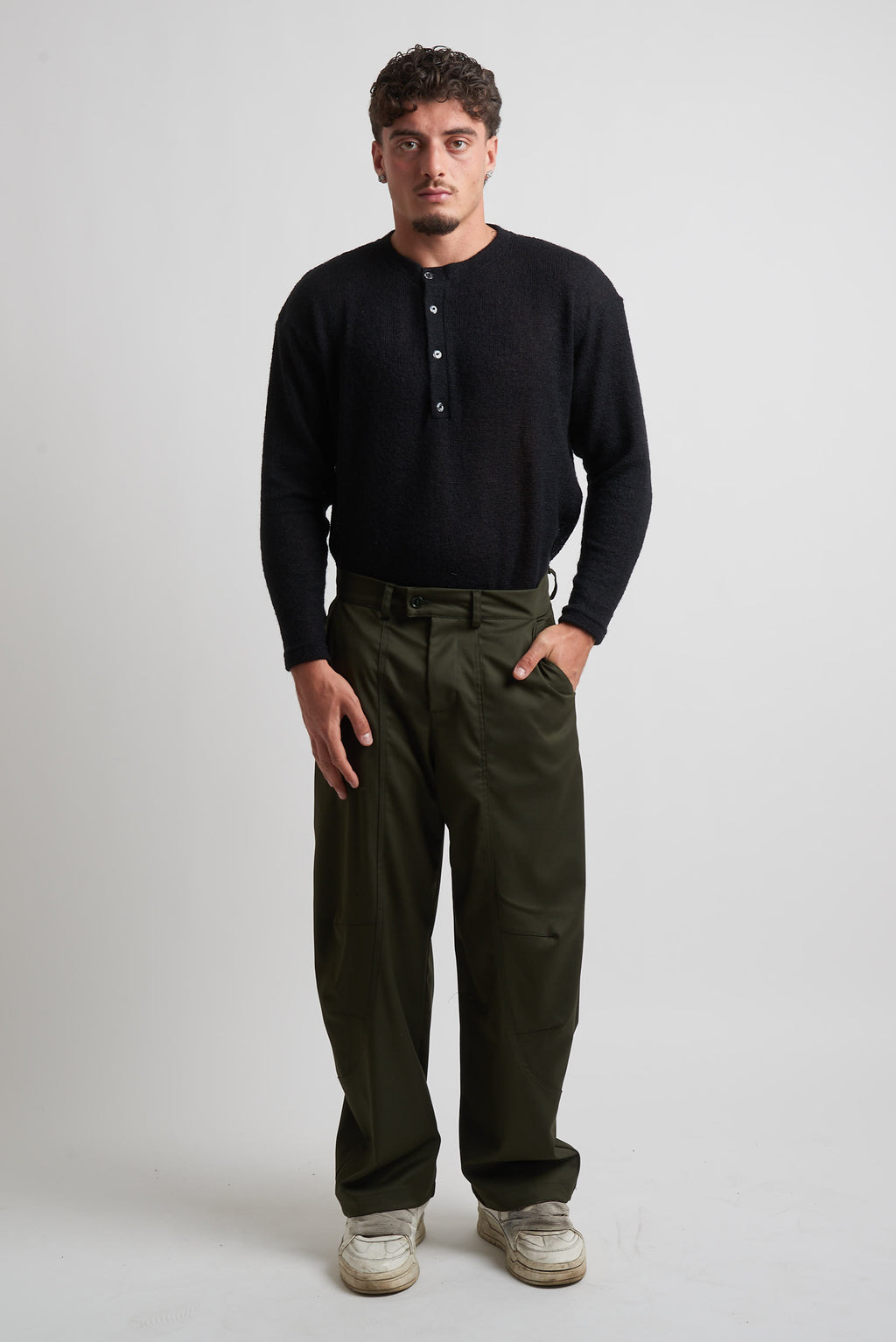 Pantalone balloon in tessuto classico con tagli militare