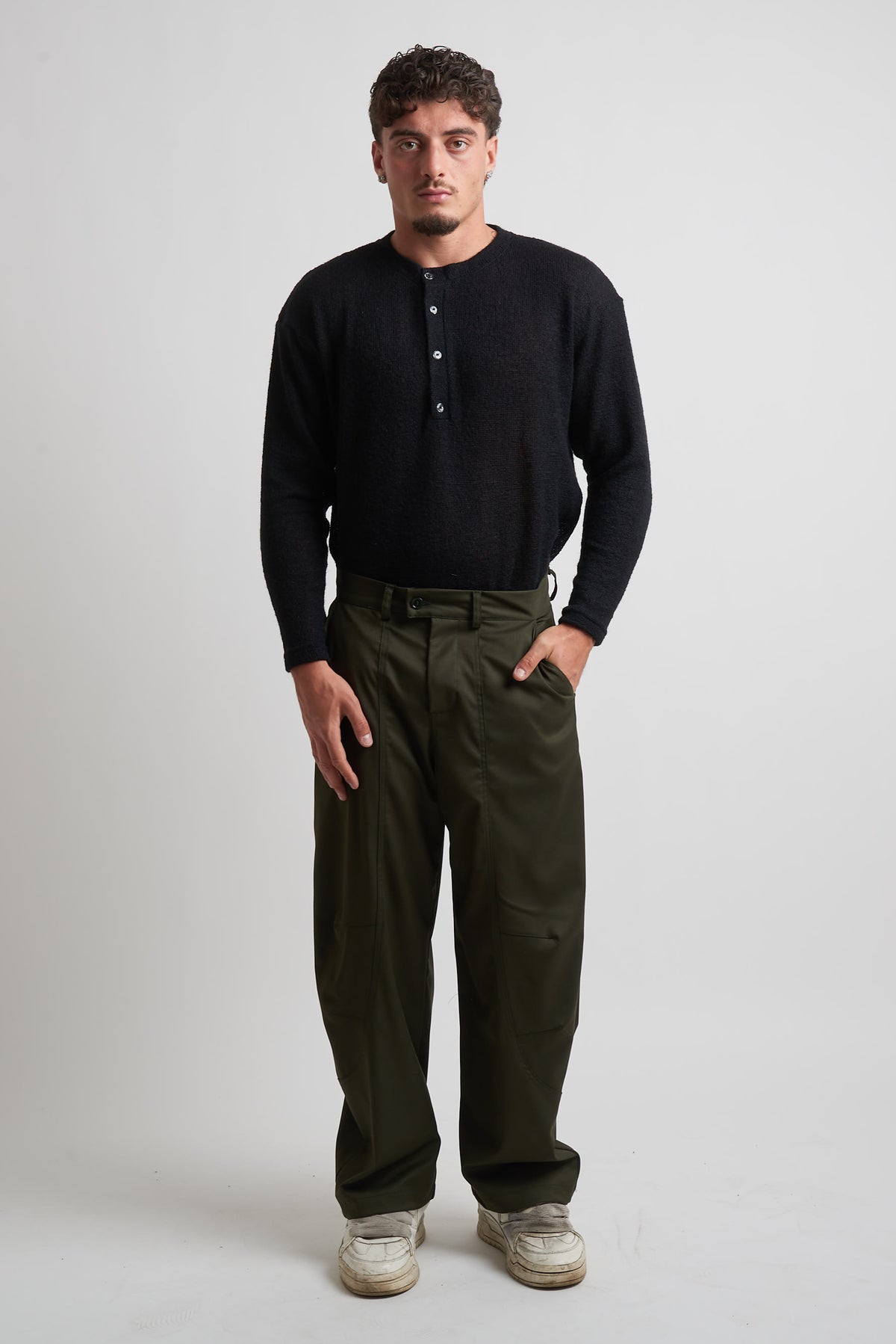 Pantalone balloon in tessuto classico con tagli militare