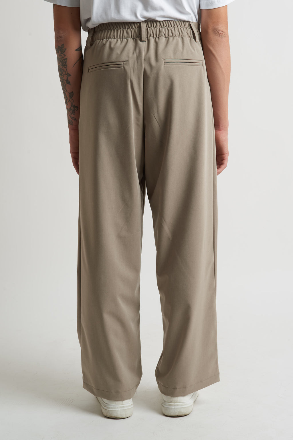 Pantalone pence baciata in poliviscosa beige