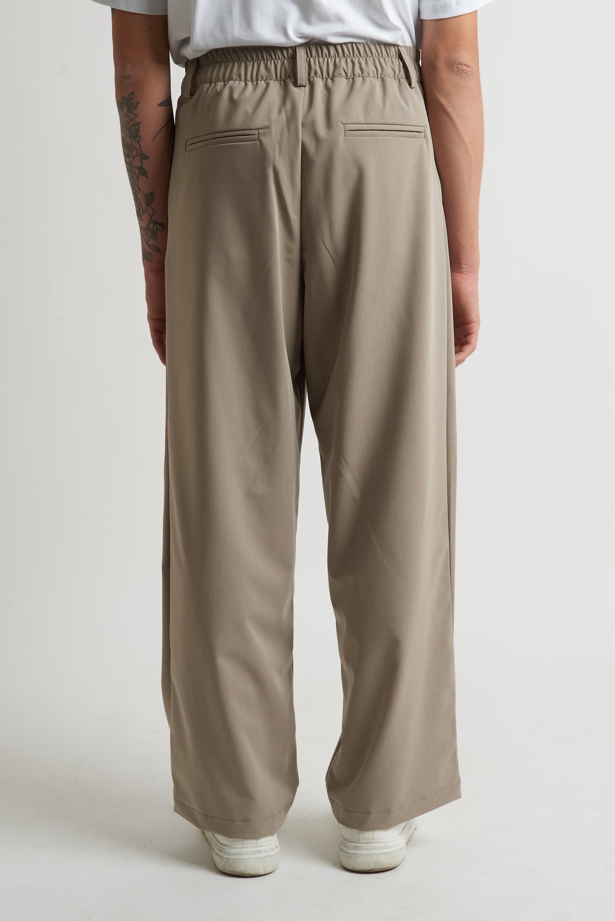 Pantalone pence baciata in poliviscosa beige