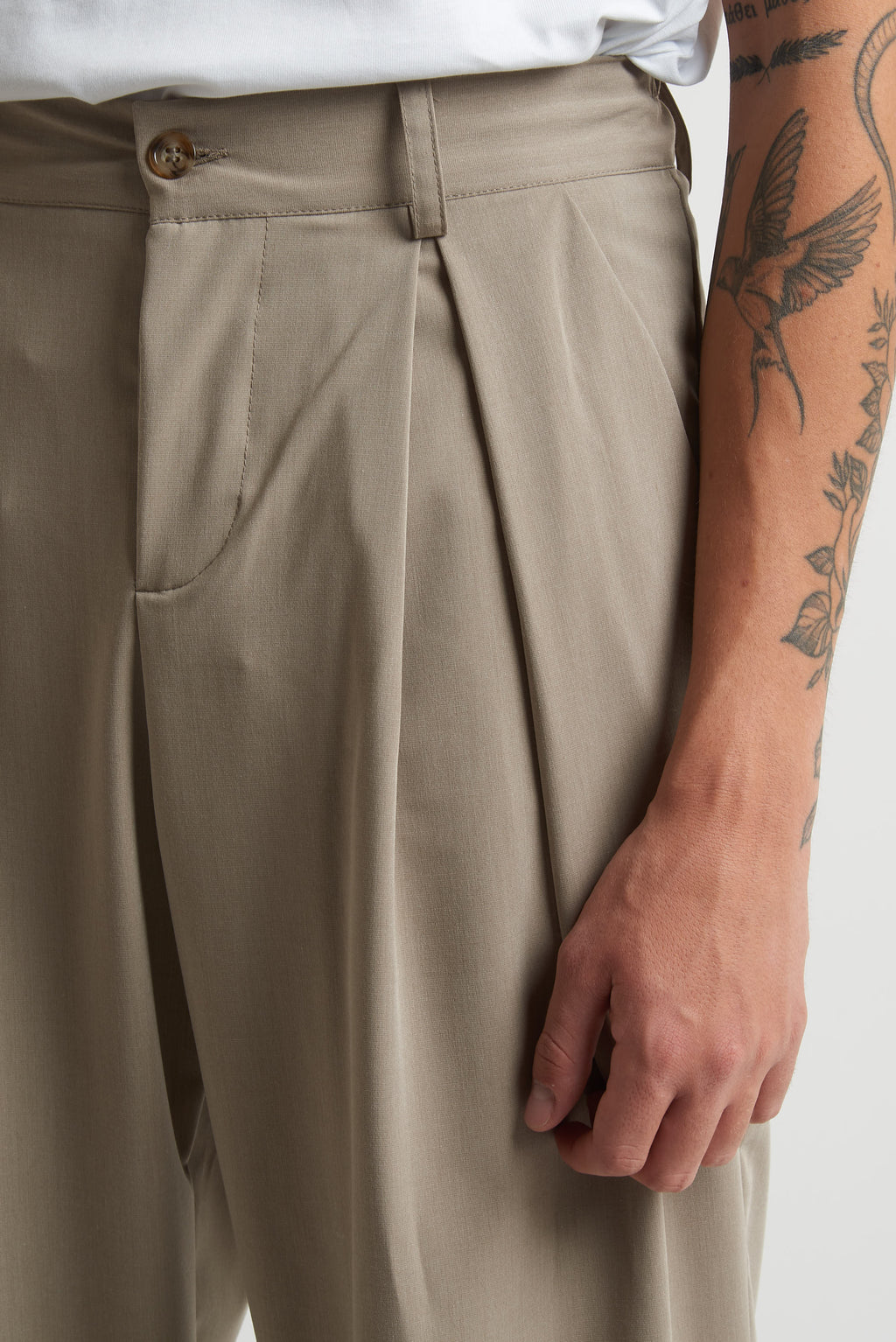 Pantalone pence baciata in poliviscosa beige