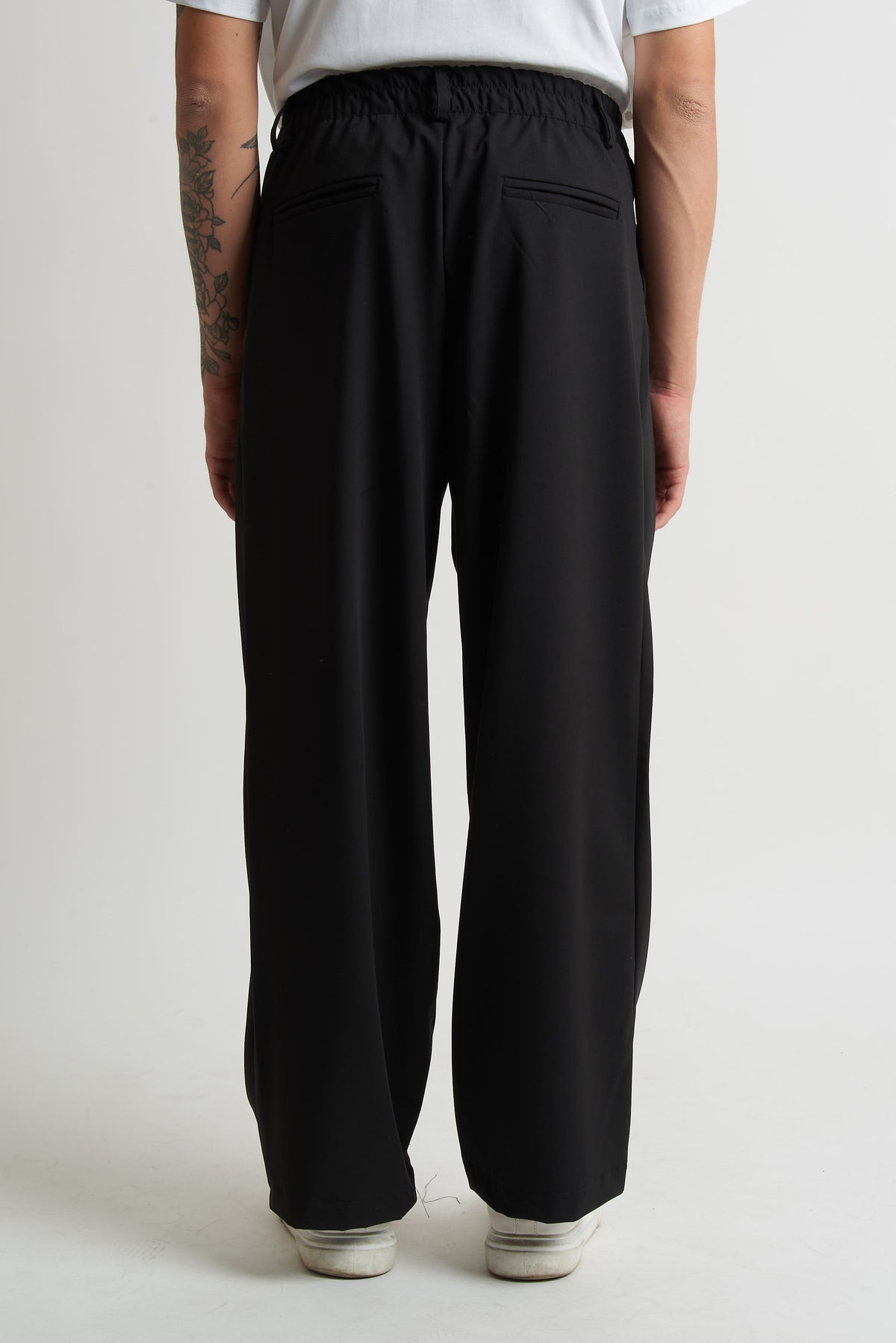 Pantalone pence baciata in poliviscosa nero