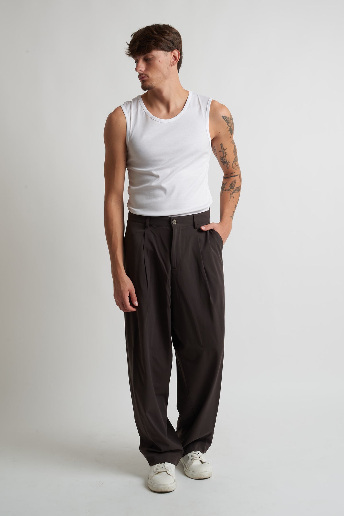 Pantalone pence lunga in poliviscosa moro