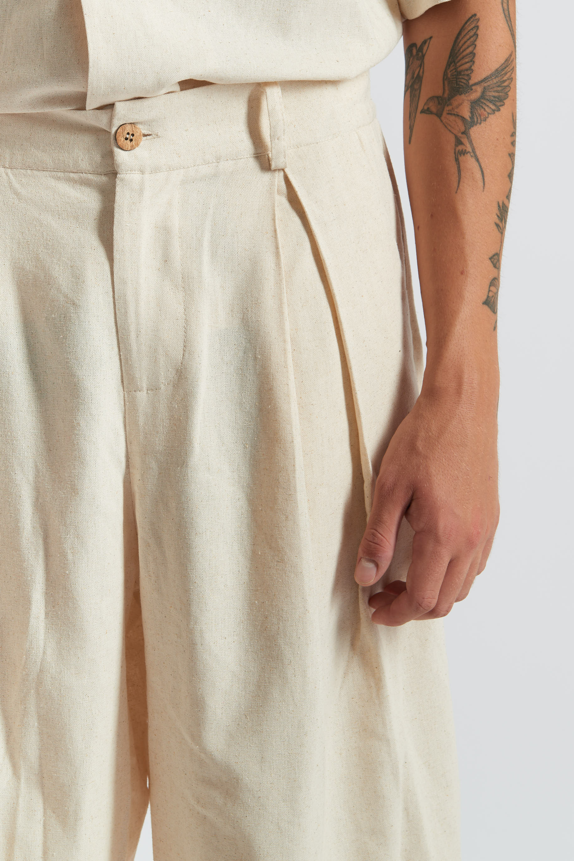 Bermuda pence baciata in misto lino beige
