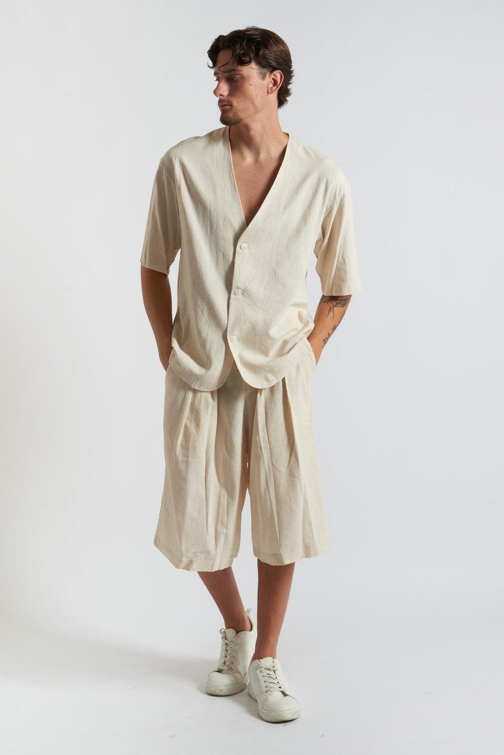 Bermuda pence baciata in misto lino beige