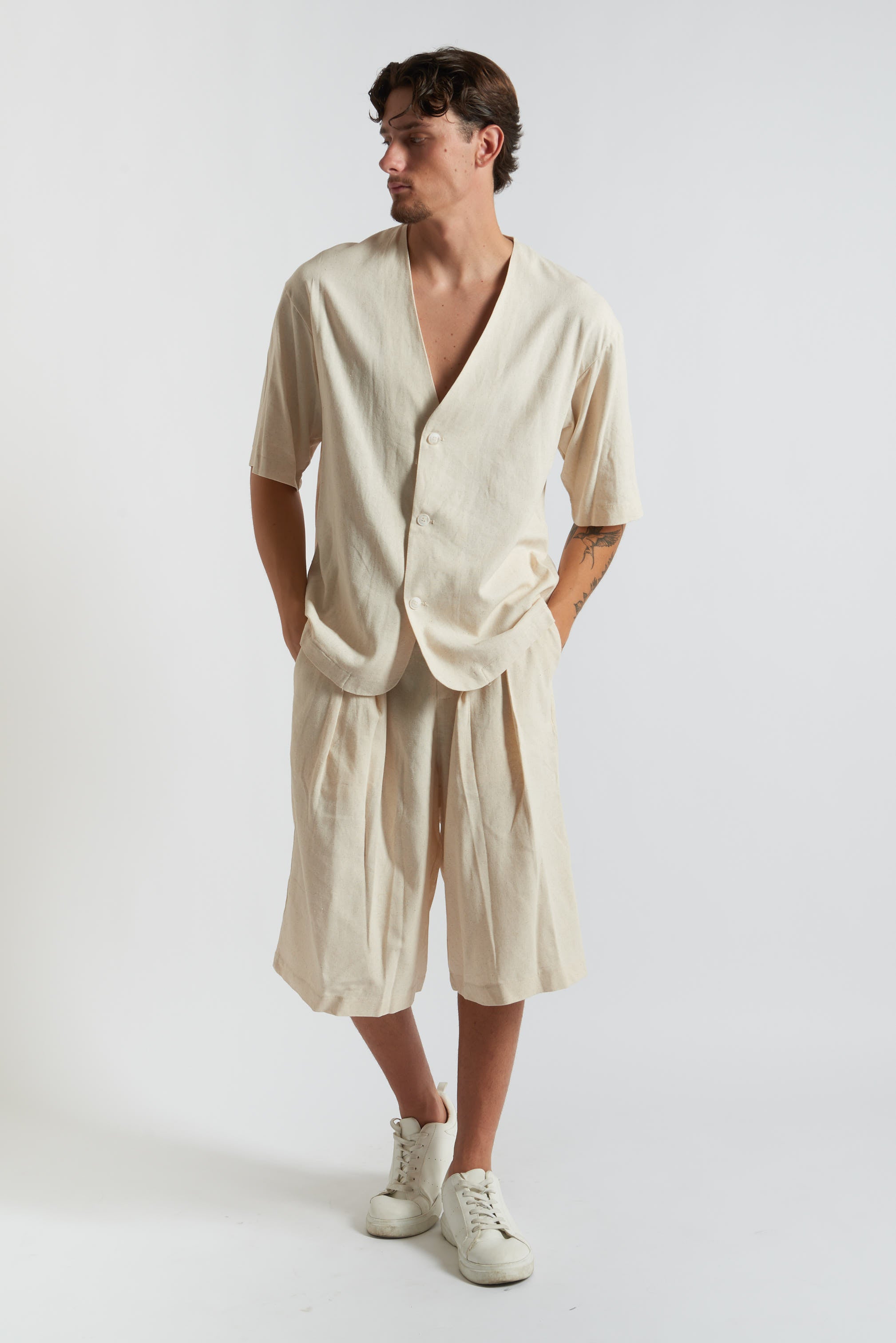 Bermuda pence baciata in misto lino beige